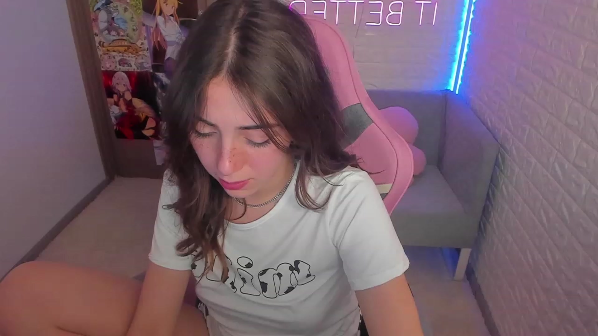Gallery image thumbnail from ElsaYoung's myfreecams stream on, 02/01/2023, 11:16 image 3 of 20