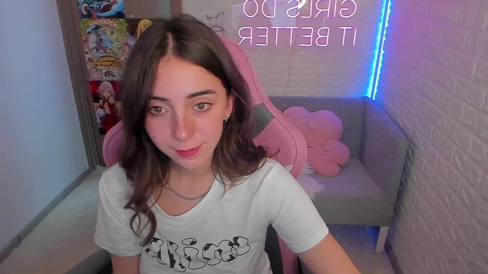 Gallery image thumbnail from ElsaYoung's myfreecams stream on, 02/01/2023, 11:16 image 13 of 20