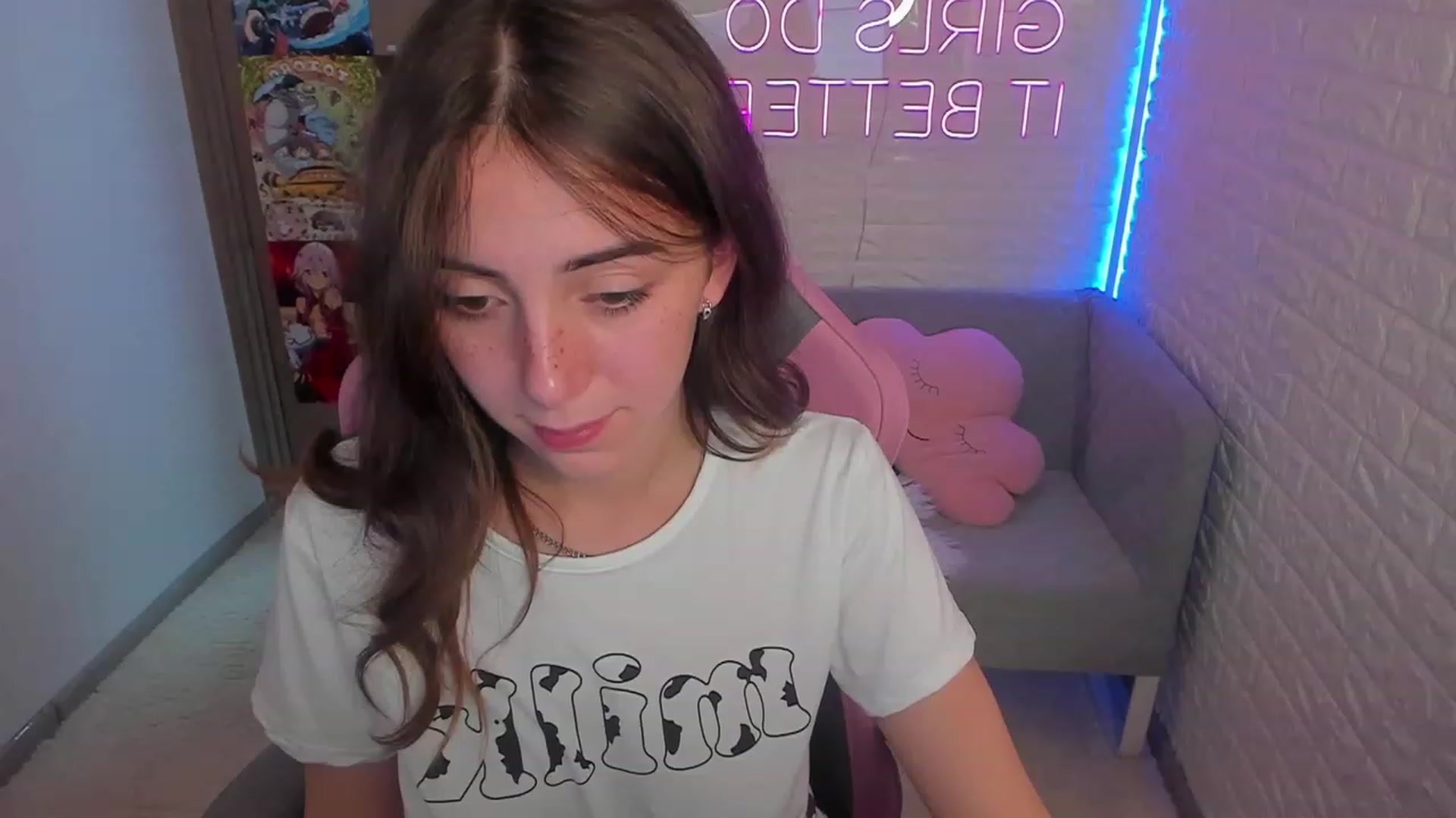 Gallery image thumbnail from ElsaYoung's myfreecams stream on, 02/01/2023, 11:16 image 15 of 20