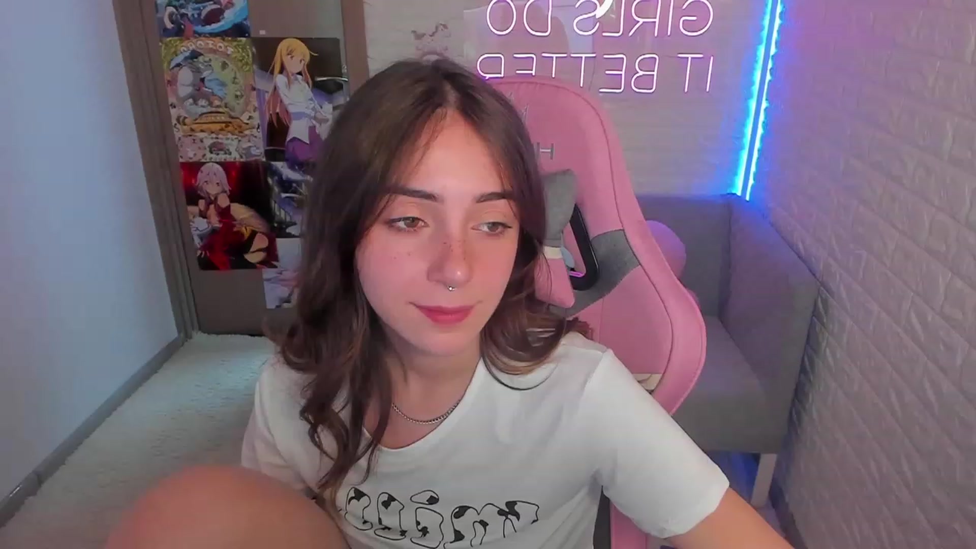 Gallery image thumbnail from ElsaYoung's myfreecams stream on, 02/01/2023, 11:16 image 14 of 20