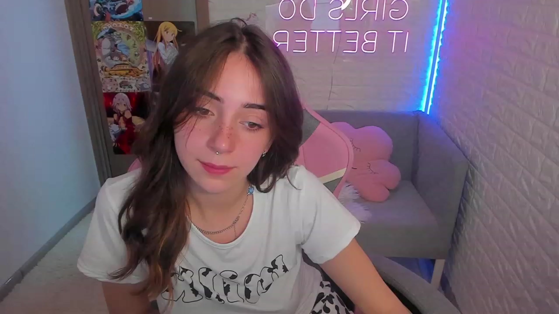 Gallery image thumbnail from ElsaYoung's myfreecams stream on, 02/01/2023, 11:16 image 9 of 20