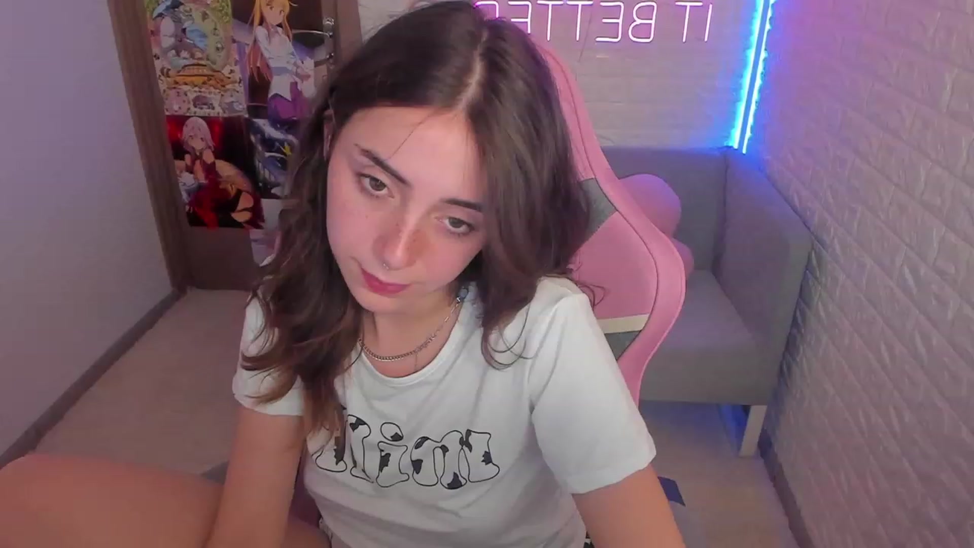 Gallery image thumbnail from ElsaYoung's myfreecams stream on, 02/01/2023, 11:16 image 5 of 20