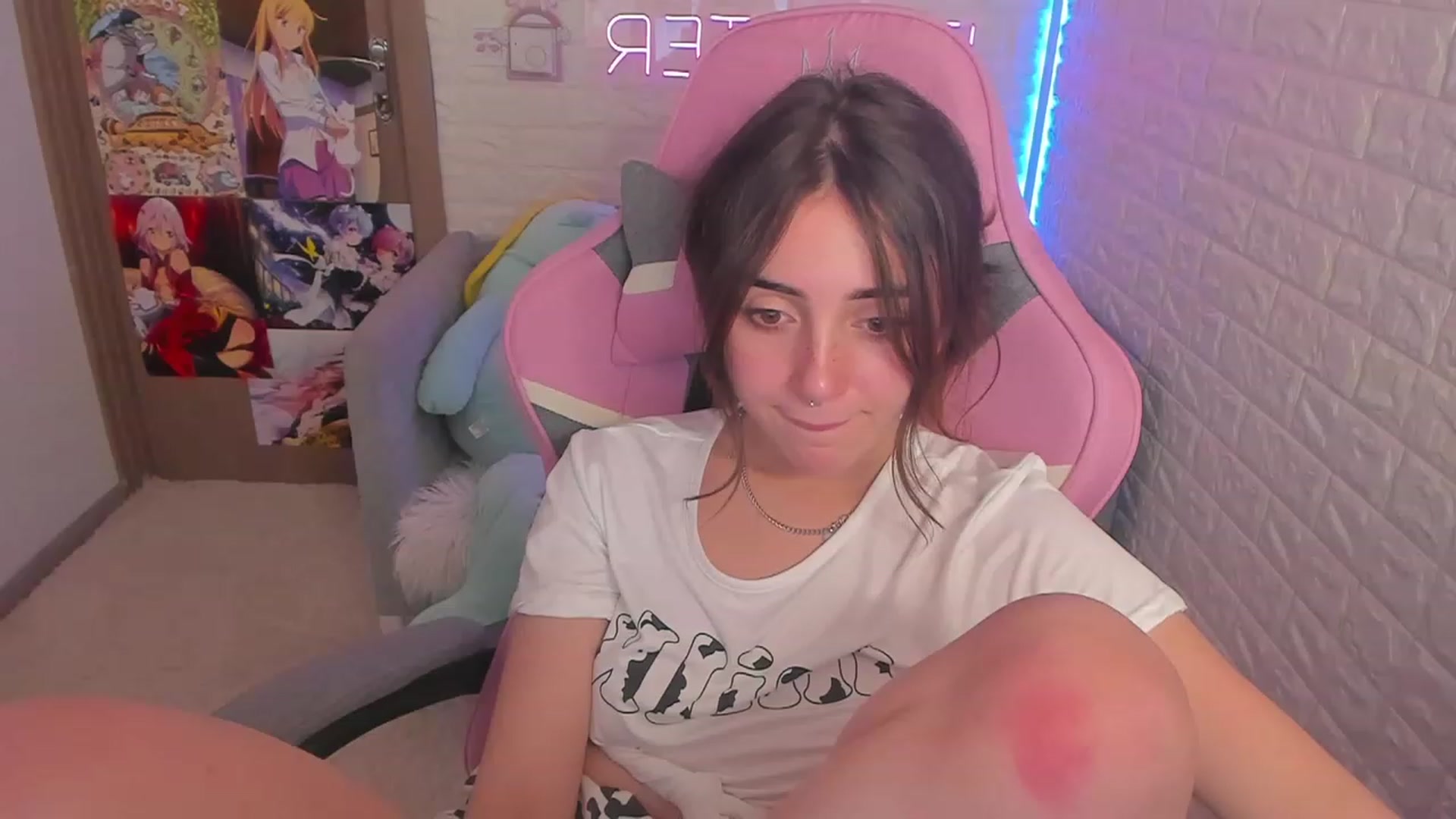 Gallery image thumbnail from ElsaYoung's myfreecams stream on, 02/01/2023, 13:44 image 14 of 20
