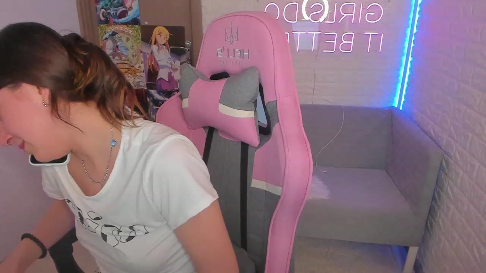 Gallery image thumbnail from ElsaYoung's myfreecams stream on, 02/01/2023, 15:03 image 13 of 20