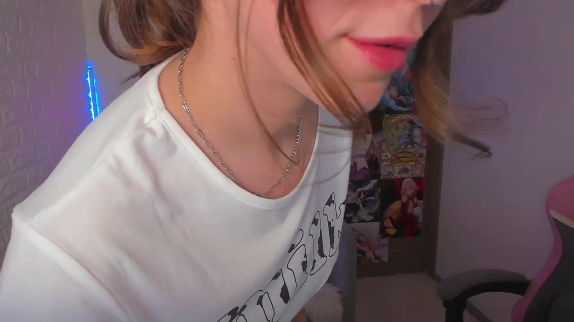 Gallery image thumbnail from ElsaYoung's myfreecams stream on, 02/02/2023, 13:37 image 18 of 20