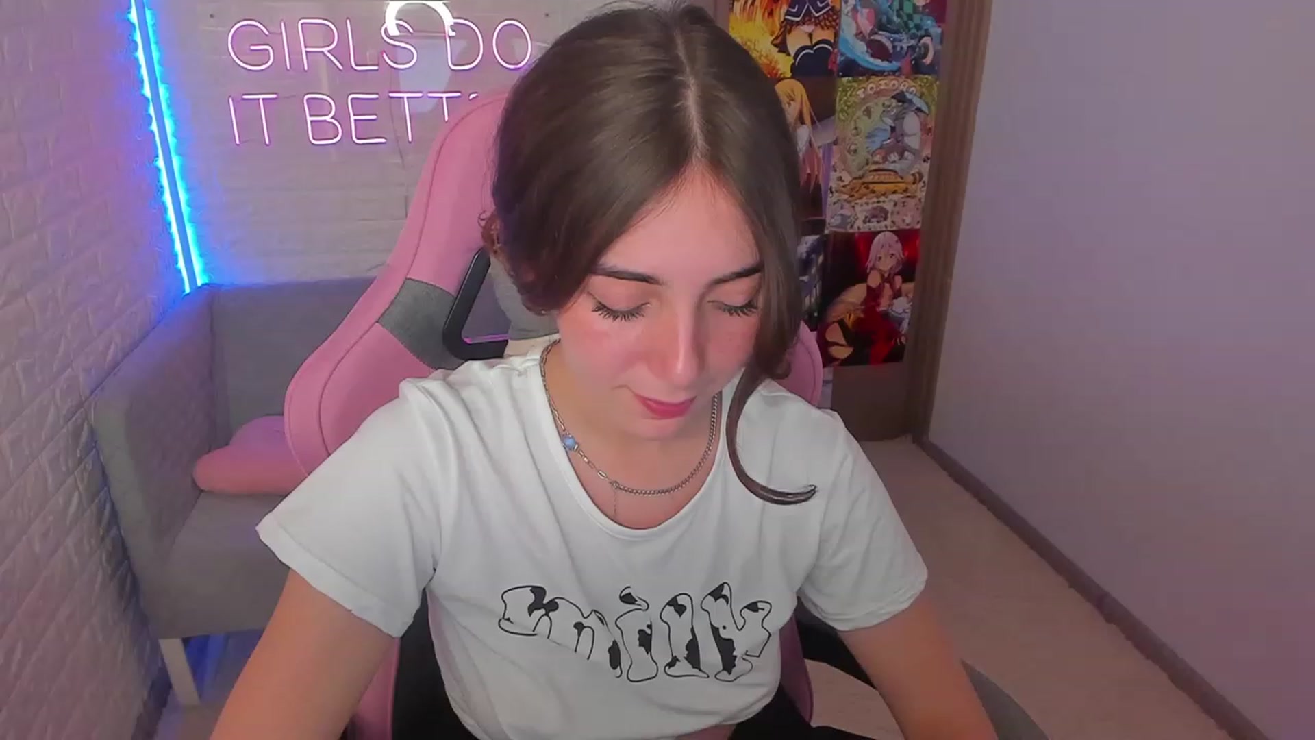Gallery image thumbnail from ElsaYoung's myfreecams stream on, 02/02/2023, 13:37 image 1 of 20