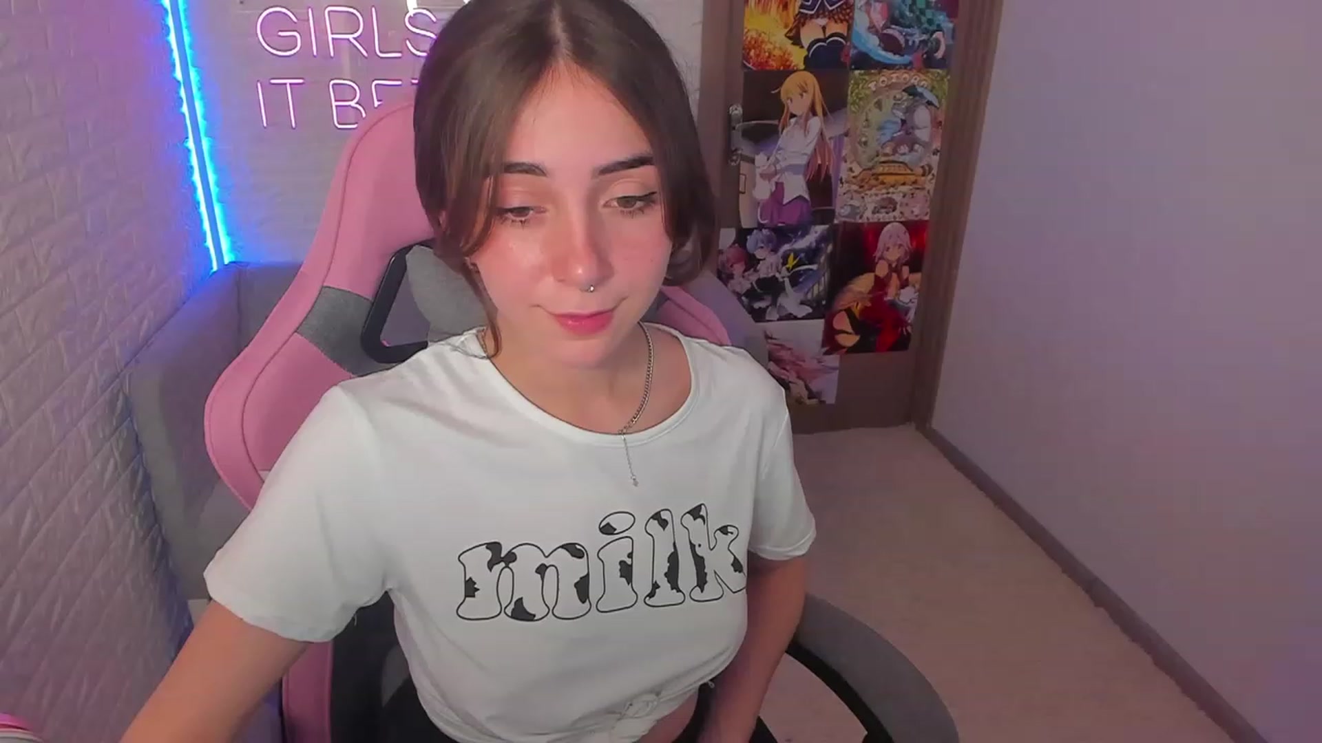 Gallery image thumbnail from ElsaYoung's myfreecams stream on, 02/02/2023, 13:37 image 7 of 20