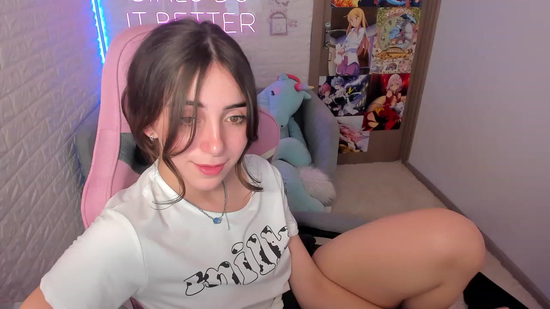 Gallery image thumbnail from ElsaYoung's myfreecams stream on, 02/02/2023, 15:44 image 13 of 20