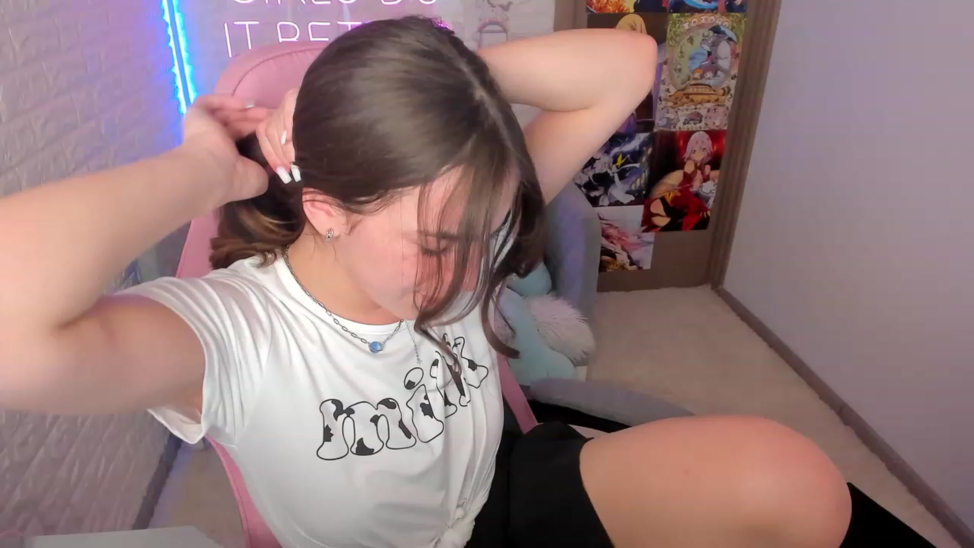 Gallery image thumbnail from ElsaYoung's myfreecams stream on, 02/02/2023, 15:44 image 8 of 20