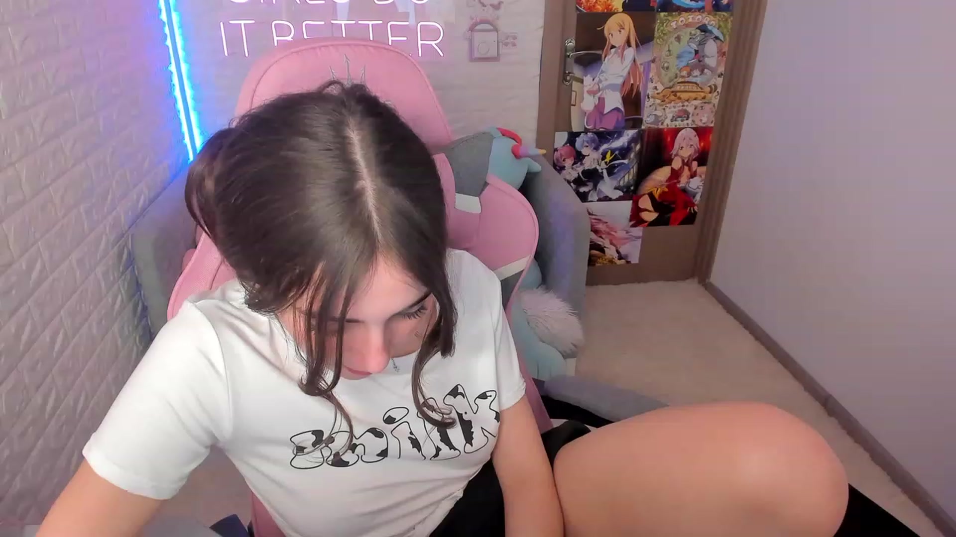 Gallery image thumbnail from ElsaYoung's myfreecams stream on, 02/02/2023, 15:44 image 15 of 20