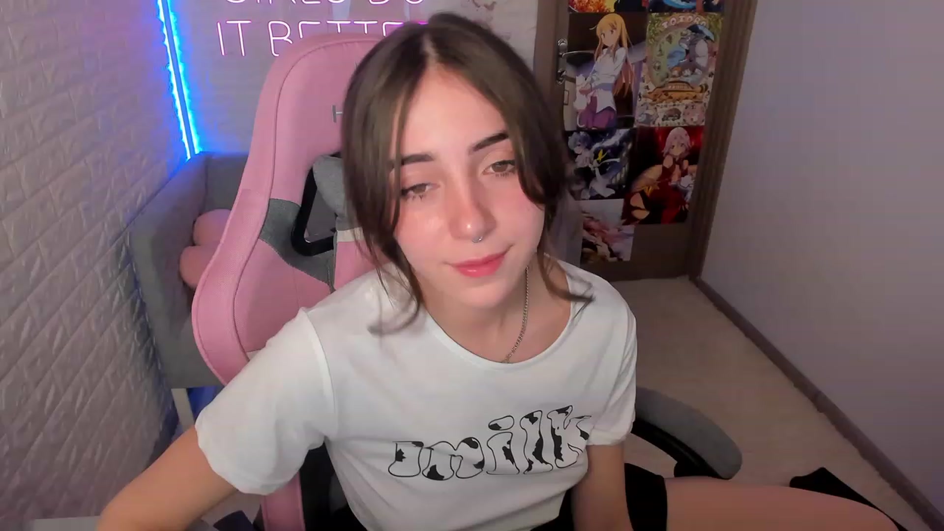 Gallery image thumbnail from ElsaYoung's myfreecams stream on, 02/02/2023, 15:44 image 5 of 20