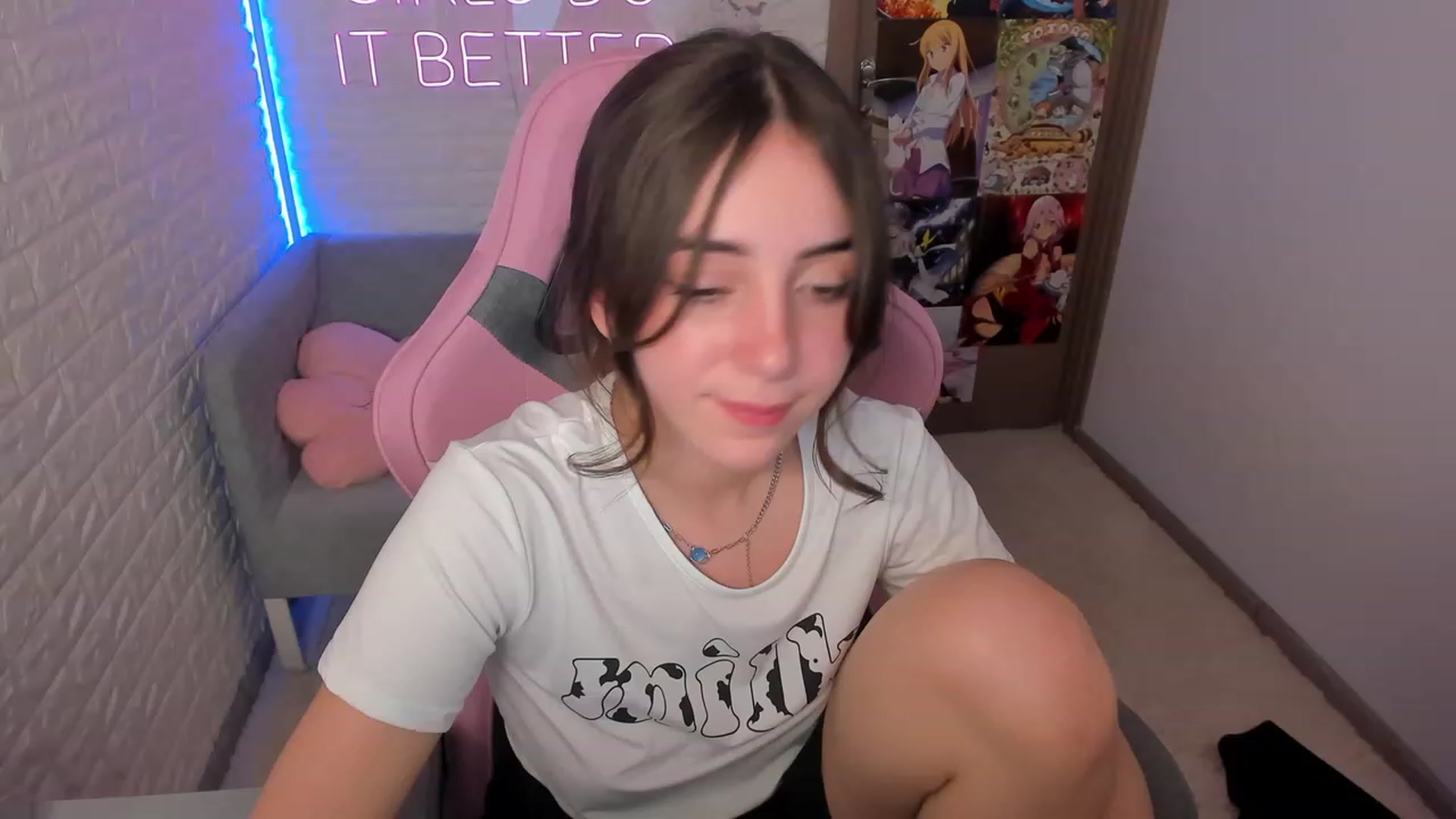 Gallery image thumbnail from ElsaYoung's myfreecams stream on, 02/02/2023, 15:44 image 6 of 20