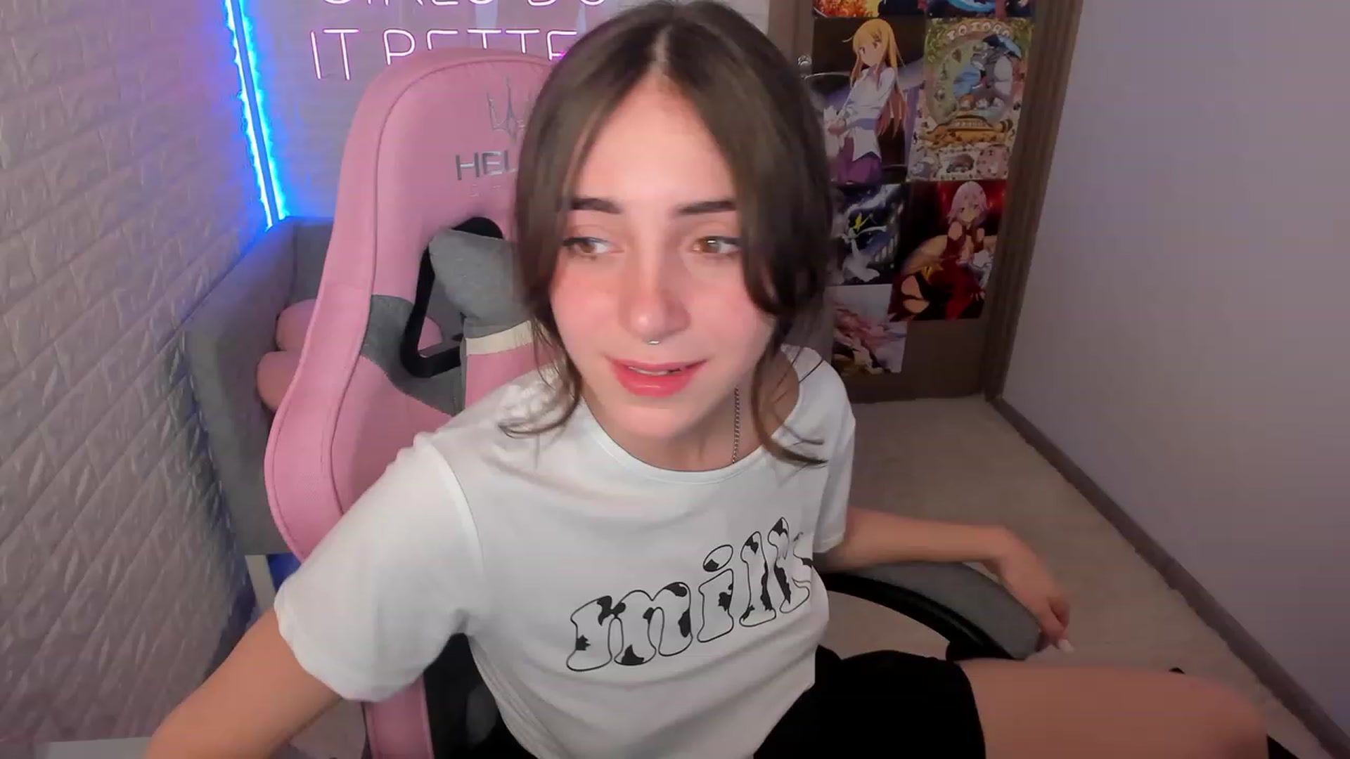 Gallery image thumbnail from ElsaYoung's myfreecams stream on, 02/02/2023, 15:44 image 2 of 20