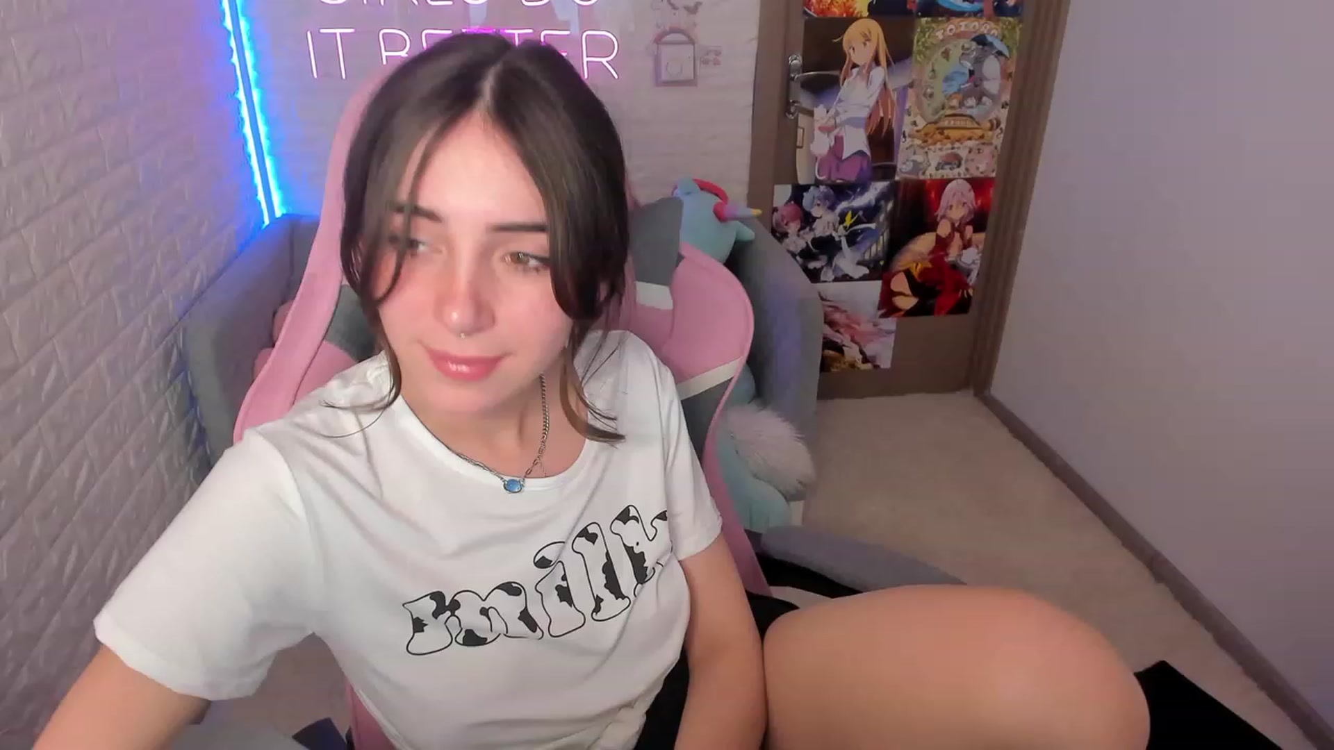 Gallery image thumbnail from ElsaYoung's myfreecams stream on, 02/02/2023, 15:44 image 12 of 20