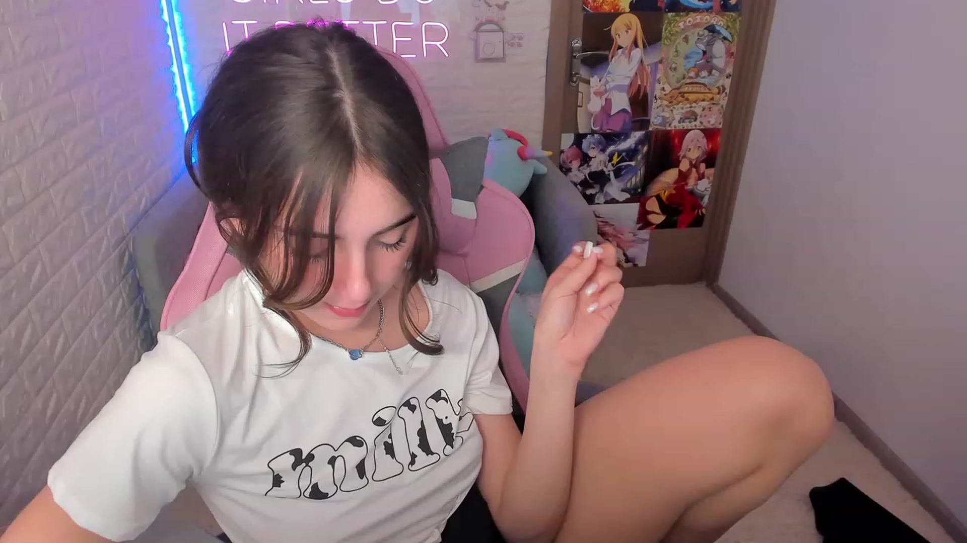Gallery image thumbnail from ElsaYoung's myfreecams stream on, 02/02/2023, 15:56 image 19 of 20