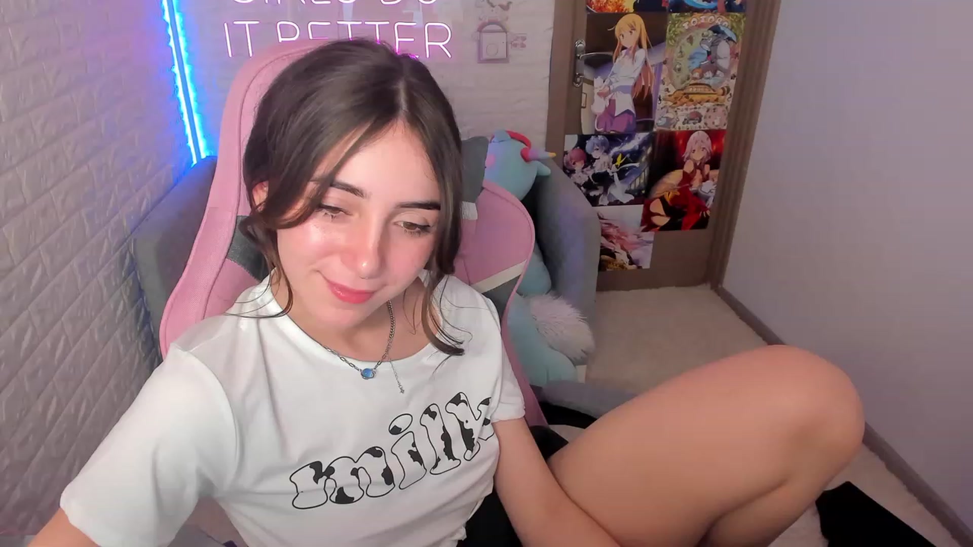 Gallery image thumbnail from ElsaYoung's myfreecams stream on, 02/02/2023, 15:56 image 8 of 20