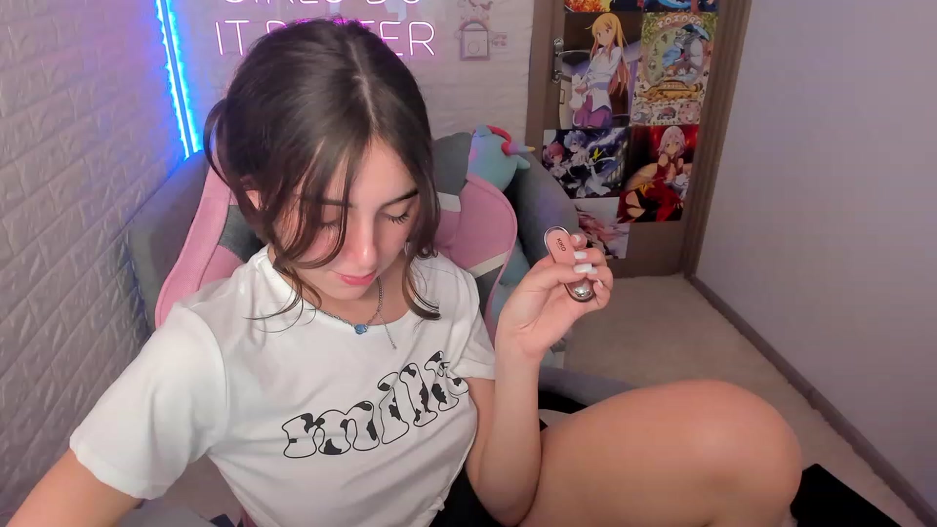 Gallery image thumbnail from ElsaYoung's myfreecams stream on, 02/02/2023, 15:56 image 15 of 20