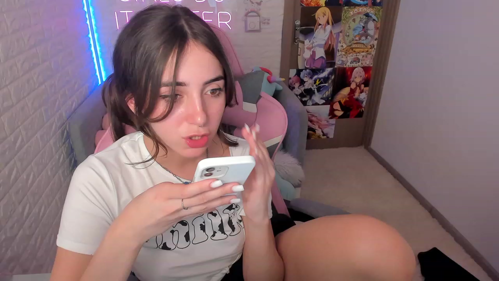Gallery image thumbnail from ElsaYoung's myfreecams stream on, 02/02/2023, 15:56 image 13 of 20