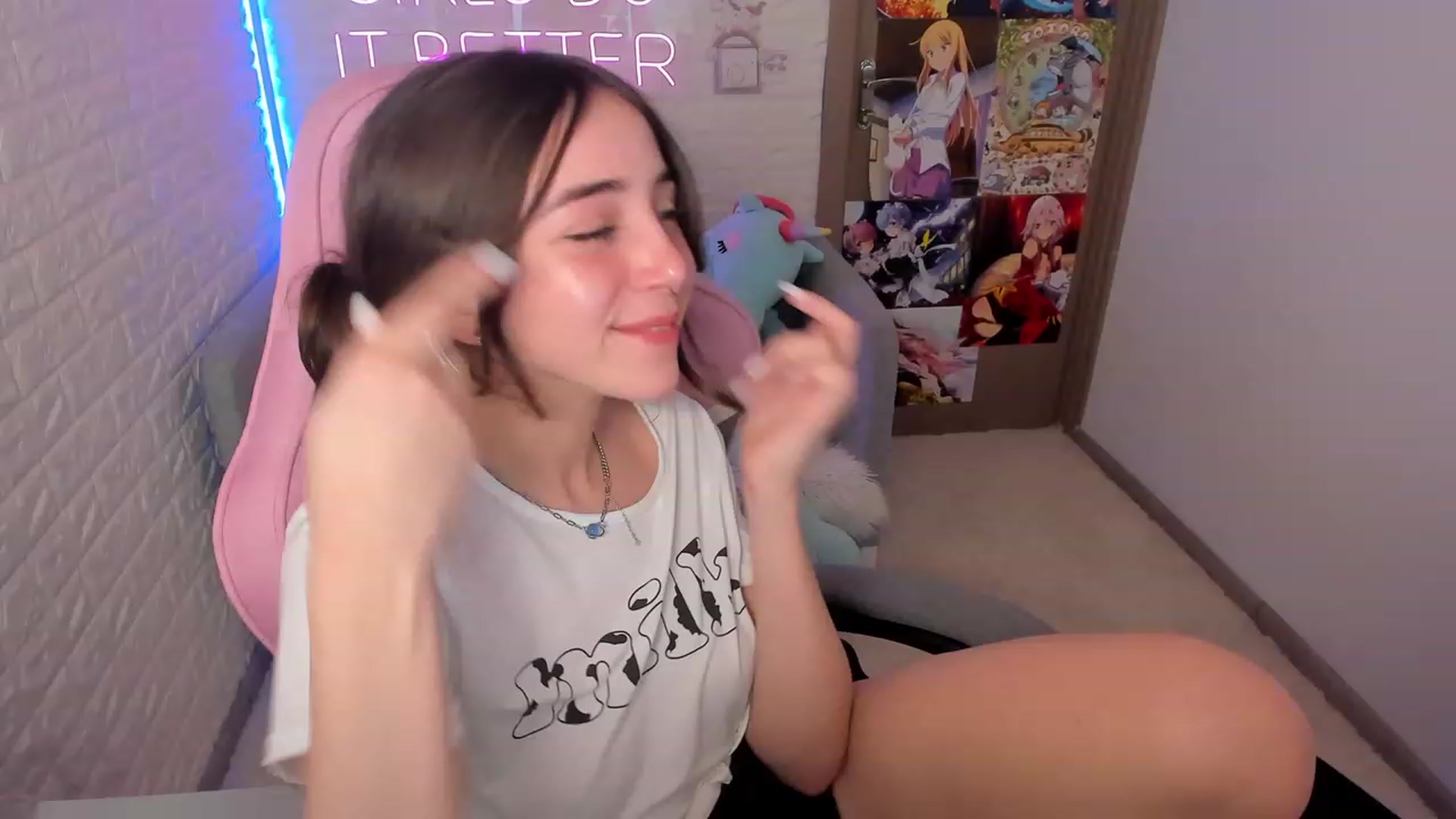 Gallery image thumbnail from ElsaYoung's myfreecams stream on, 02/02/2023, 15:56 image 3 of 20