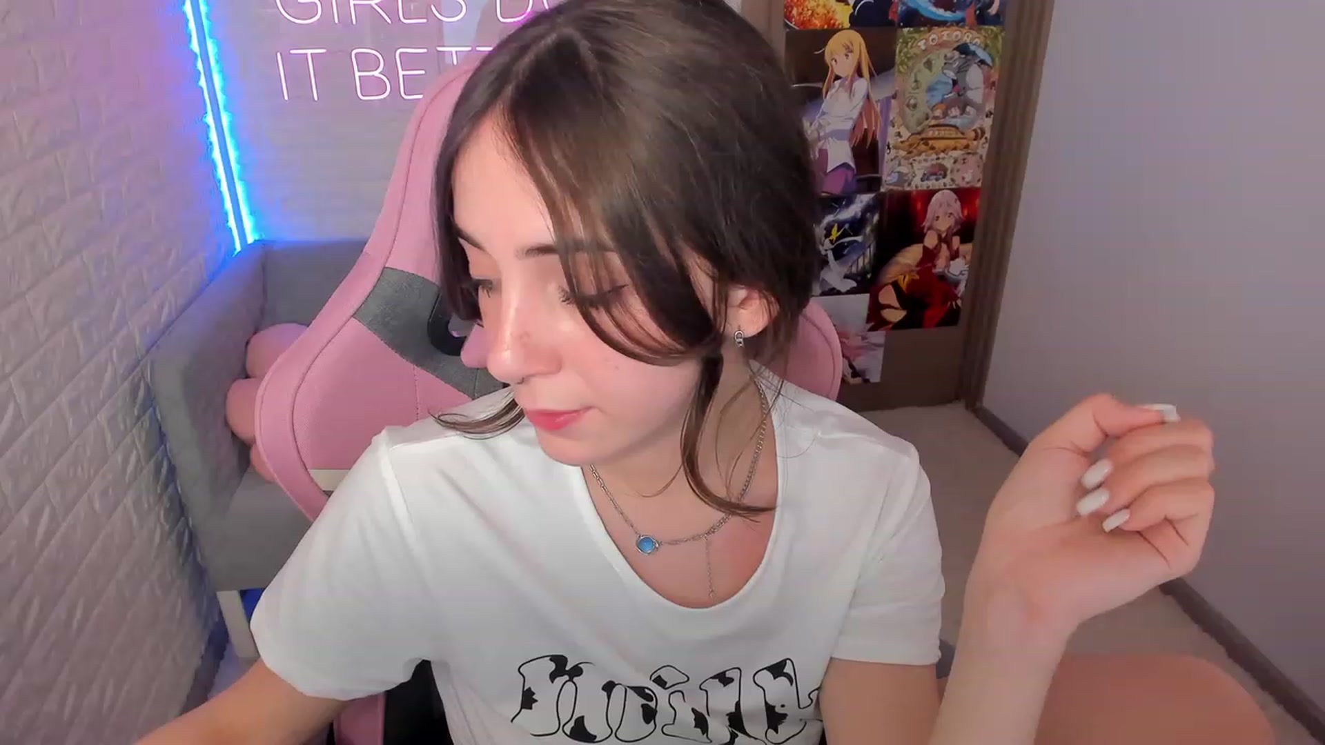 Gallery image thumbnail from ElsaYoung's myfreecams stream on, 02/02/2023, 17:12 image 9 of 20