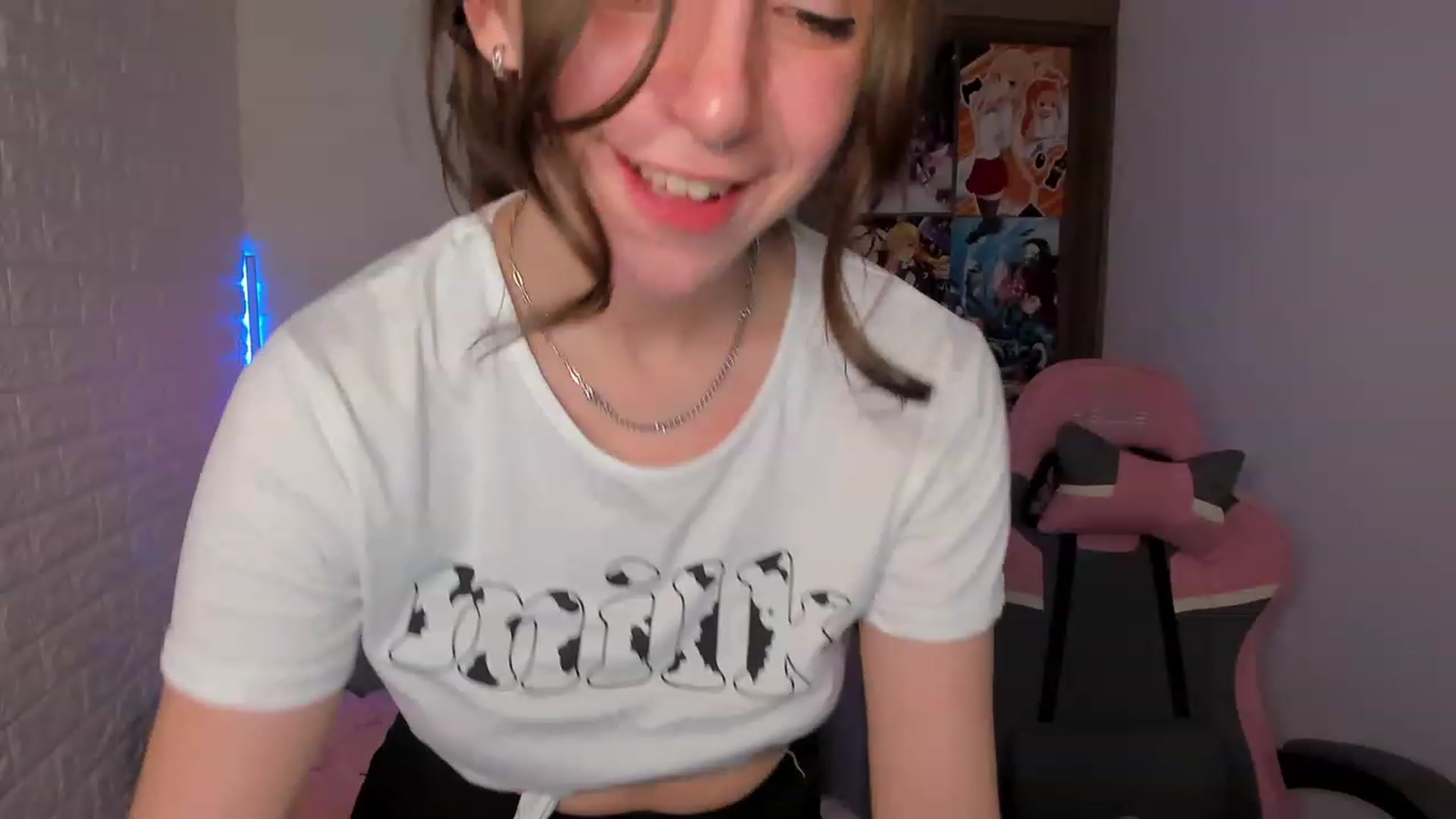 Gallery image thumbnail from ElsaYoung's myfreecams stream on, 02/02/2023, 17:12 image 19 of 20