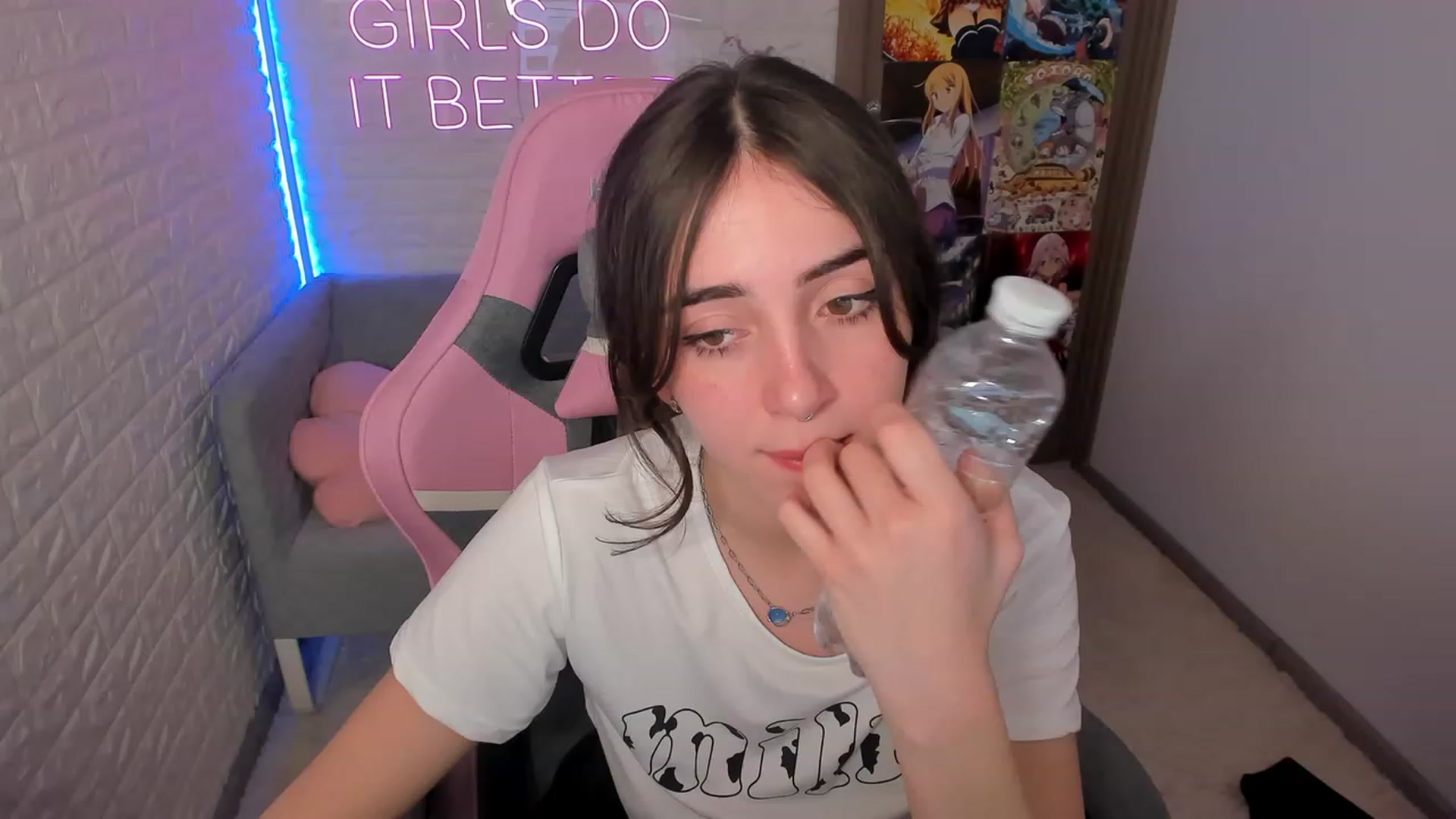 Gallery image thumbnail from ElsaYoung's myfreecams stream on, 02/02/2023, 17:12 image 1 of 20