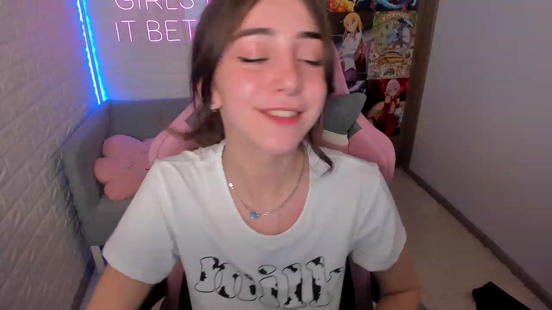 Gallery image thumbnail from ElsaYoung's myfreecams stream on, 02/02/2023, 17:12 image 10 of 20