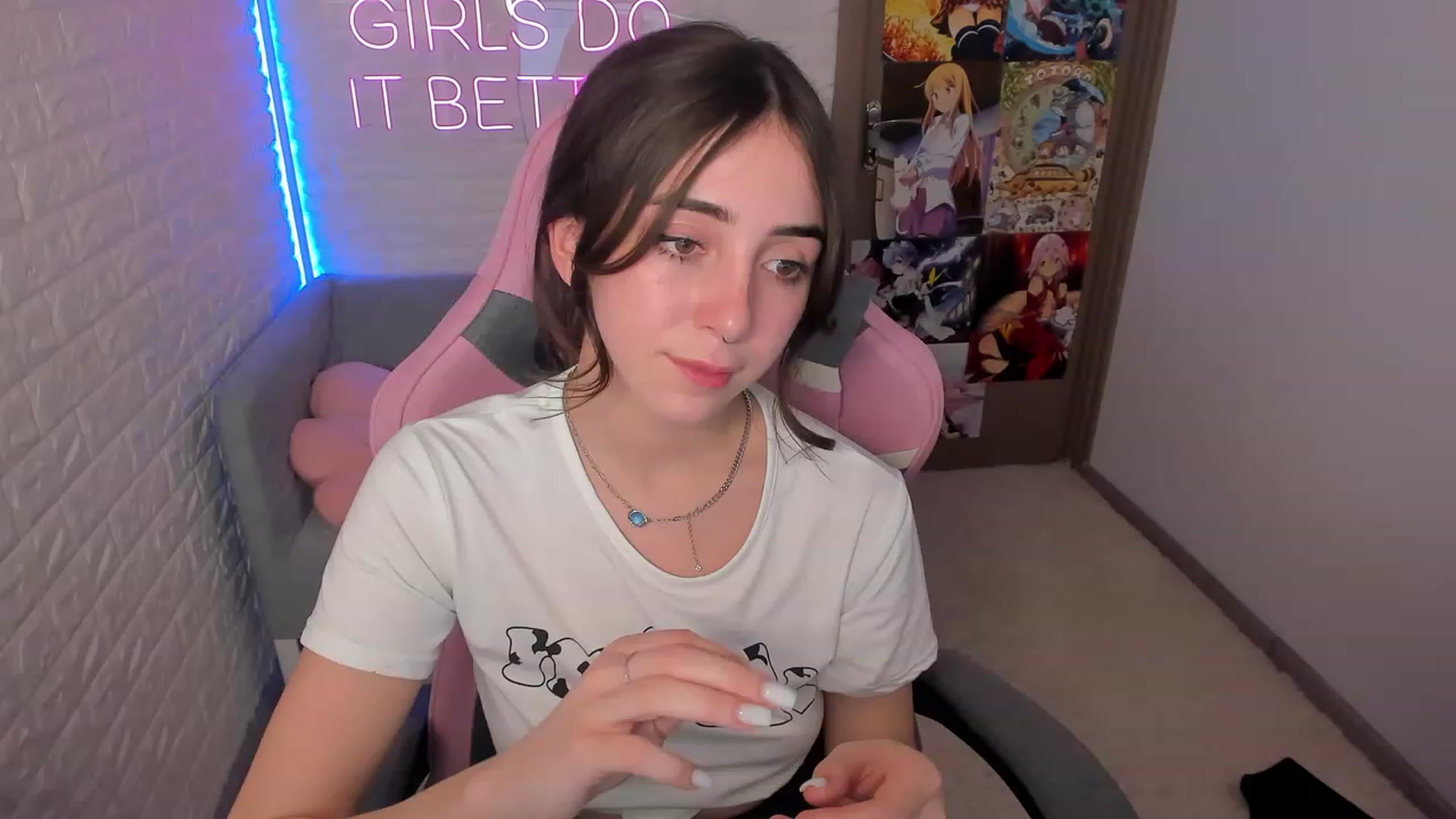 Gallery image thumbnail from ElsaYoung's myfreecams stream on, 02/02/2023, 17:12 image 2 of 20