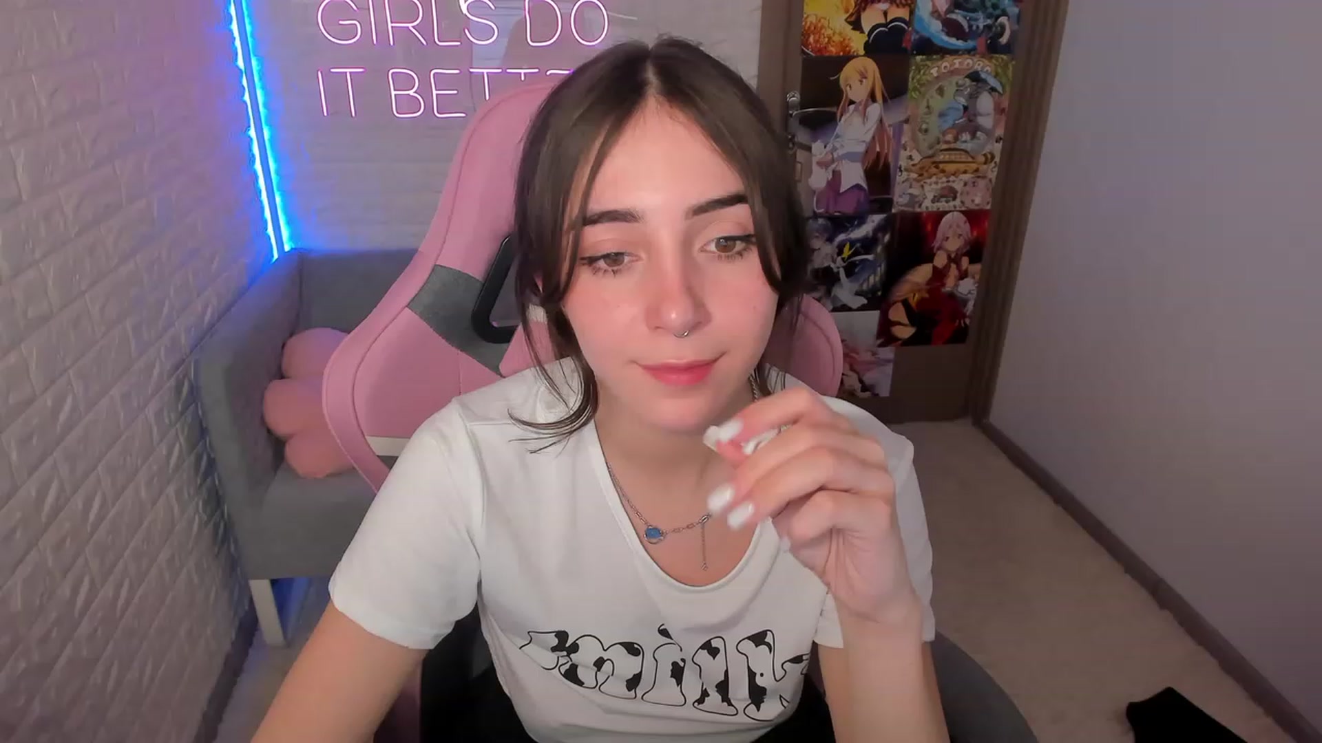 Gallery image thumbnail from ElsaYoung's myfreecams stream on, 02/02/2023, 17:12 image 5 of 20