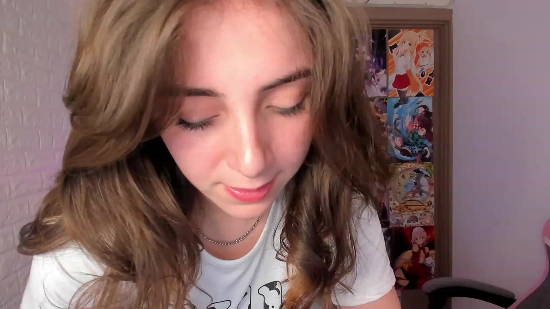 Gallery image thumbnail from ElsaYoung's myfreecams stream on, 02/02/2023, 18:40 image 16 of 20