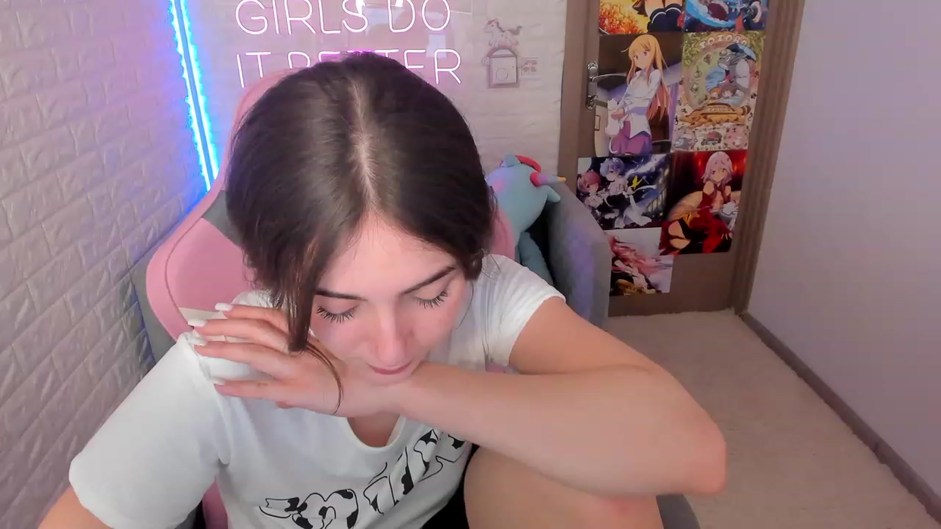 Gallery image thumbnail from ElsaYoung's myfreecams stream on, 02/02/2023, 18:40 image 3 of 20