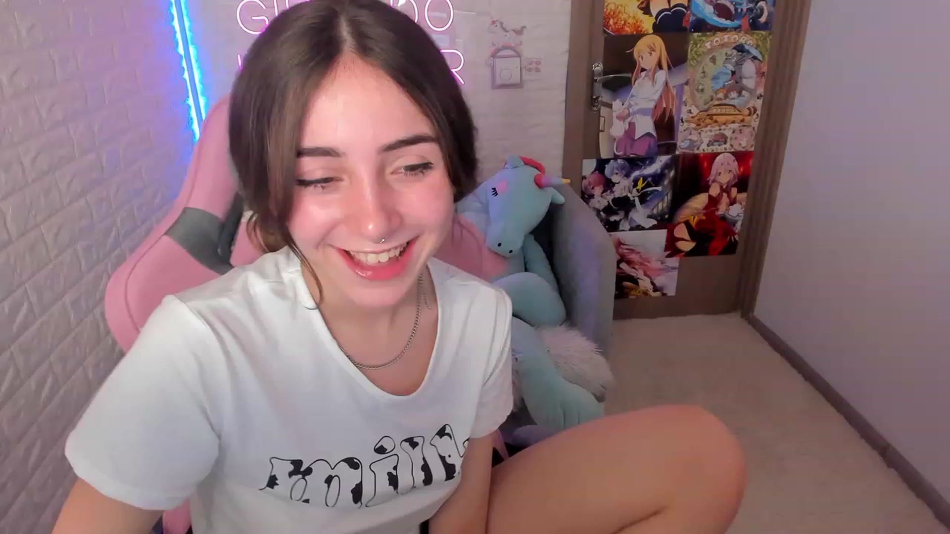 Gallery image thumbnail from ElsaYoung's myfreecams stream on, 02/02/2023, 18:40 image 11 of 20