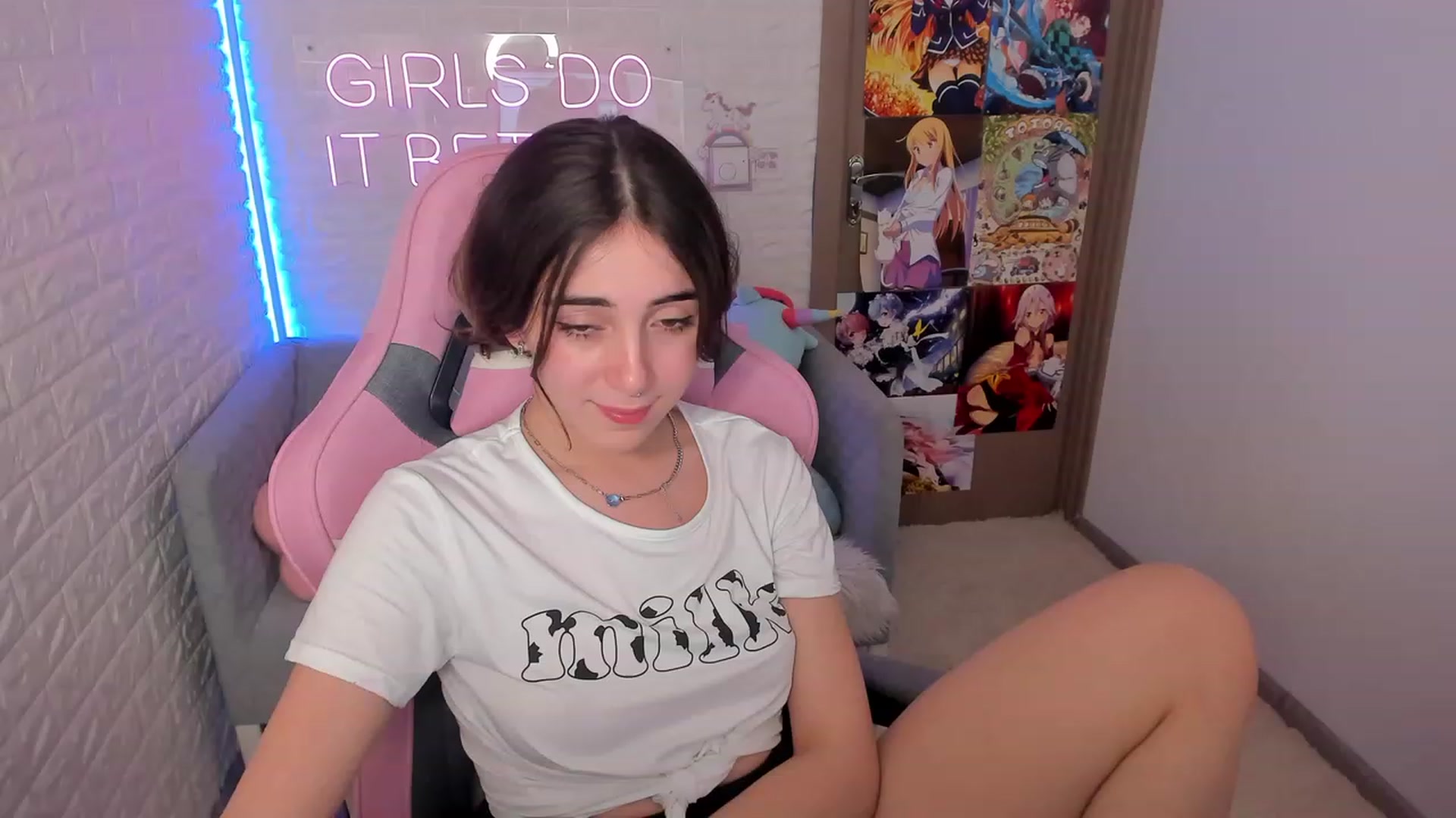 Gallery image thumbnail from ElsaYoung's myfreecams stream on, 02/02/2023, 19:34 image 11 of 20