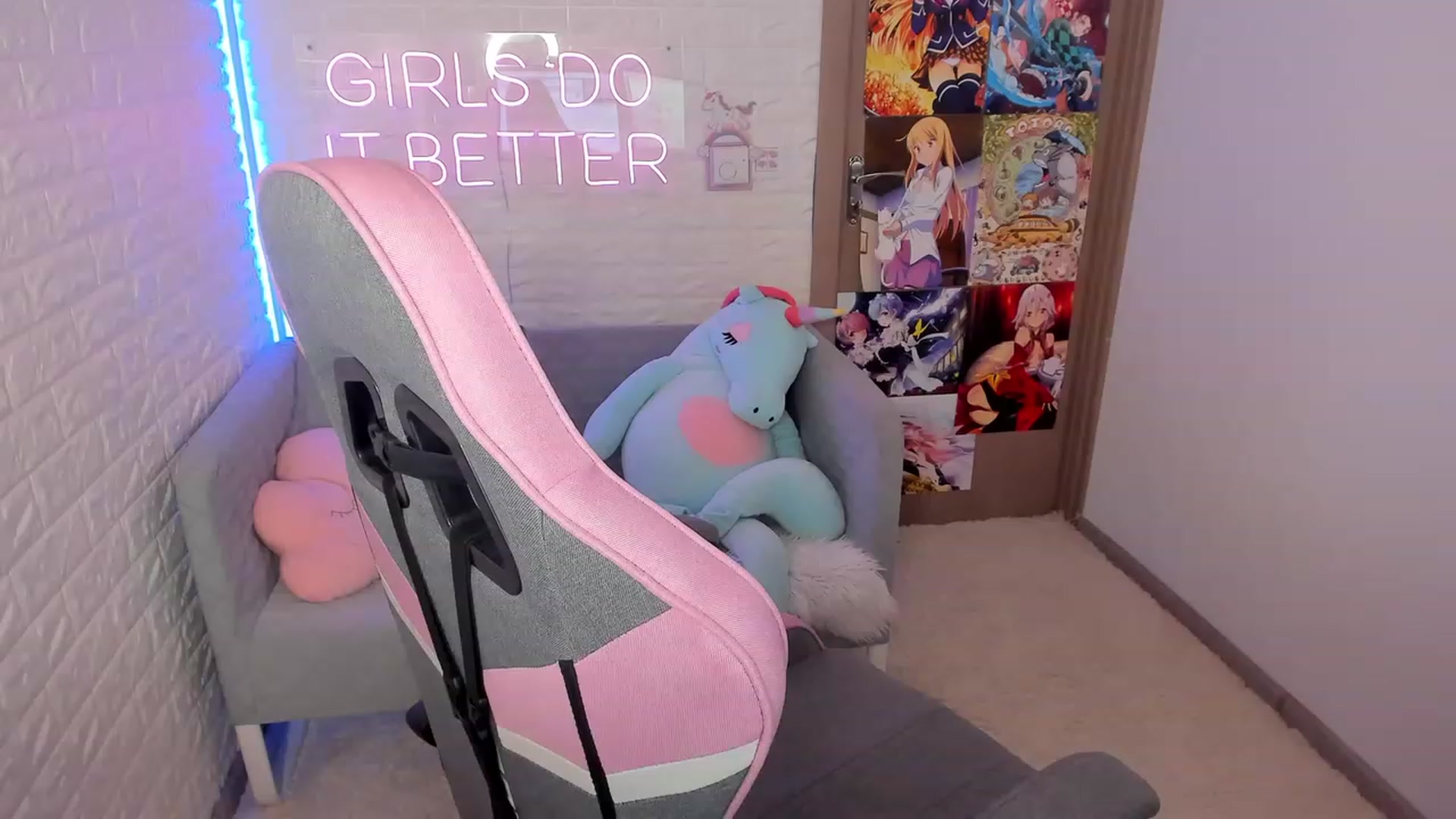 Gallery image thumbnail from ElsaYoung's myfreecams stream on, 02/02/2023, 19:34 image 16 of 20