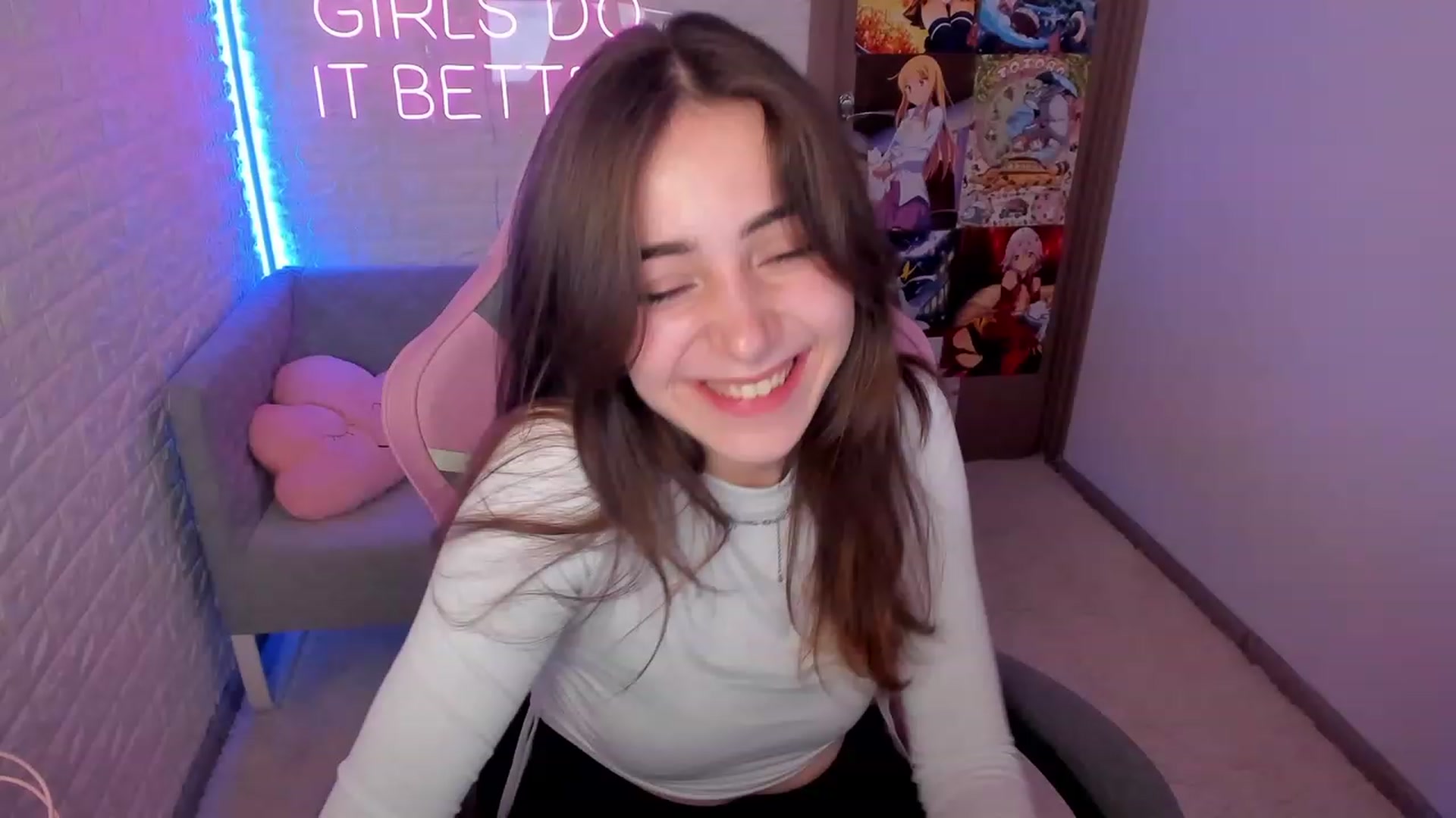 Gallery image thumbnail from ElsaYoung's myfreecams stream on, 02/03/2023, 10:00 image 20 of 20