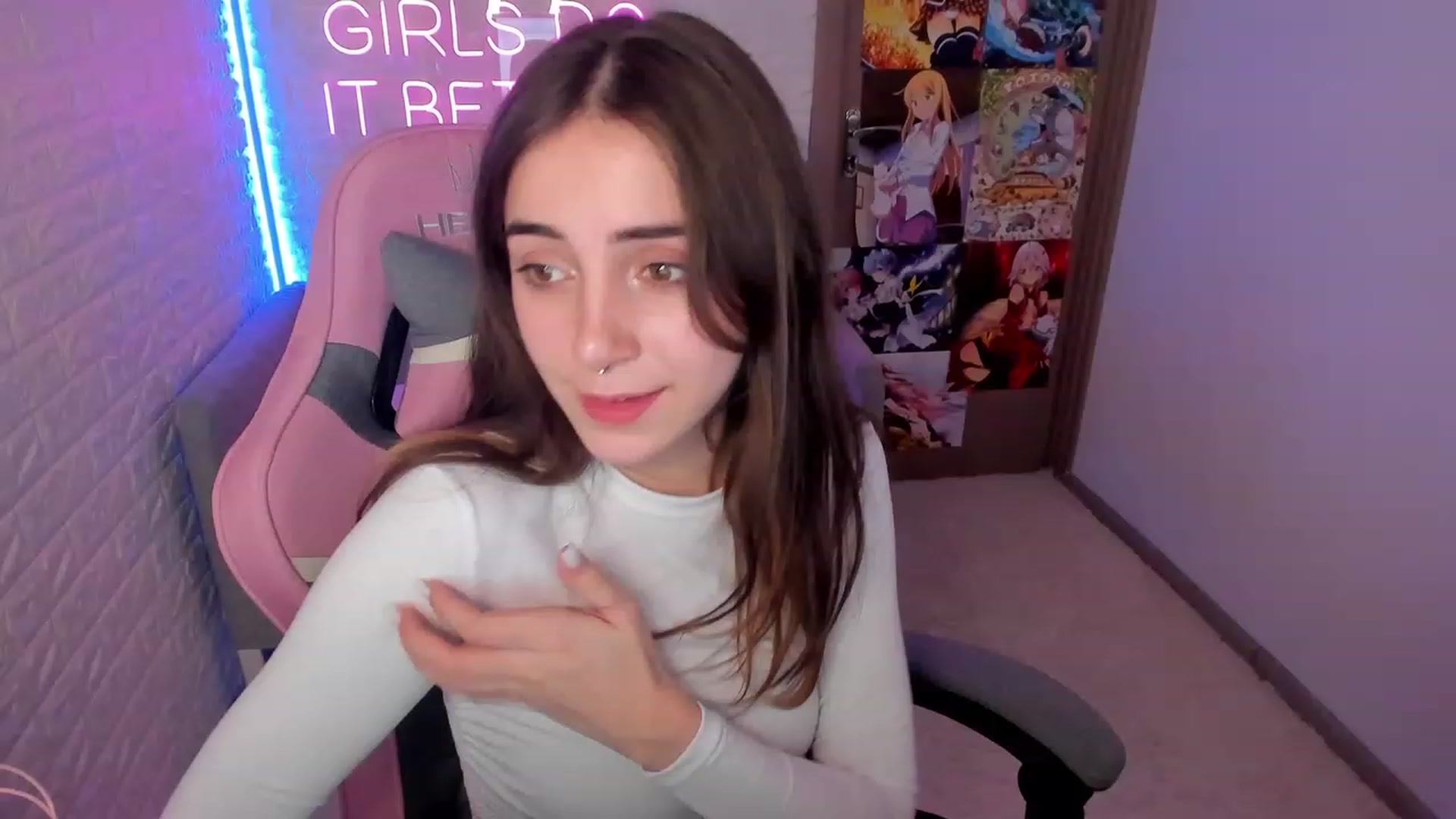 Gallery image thumbnail from ElsaYoung's myfreecams stream on, 02/03/2023, 11:09 image 19 of 20