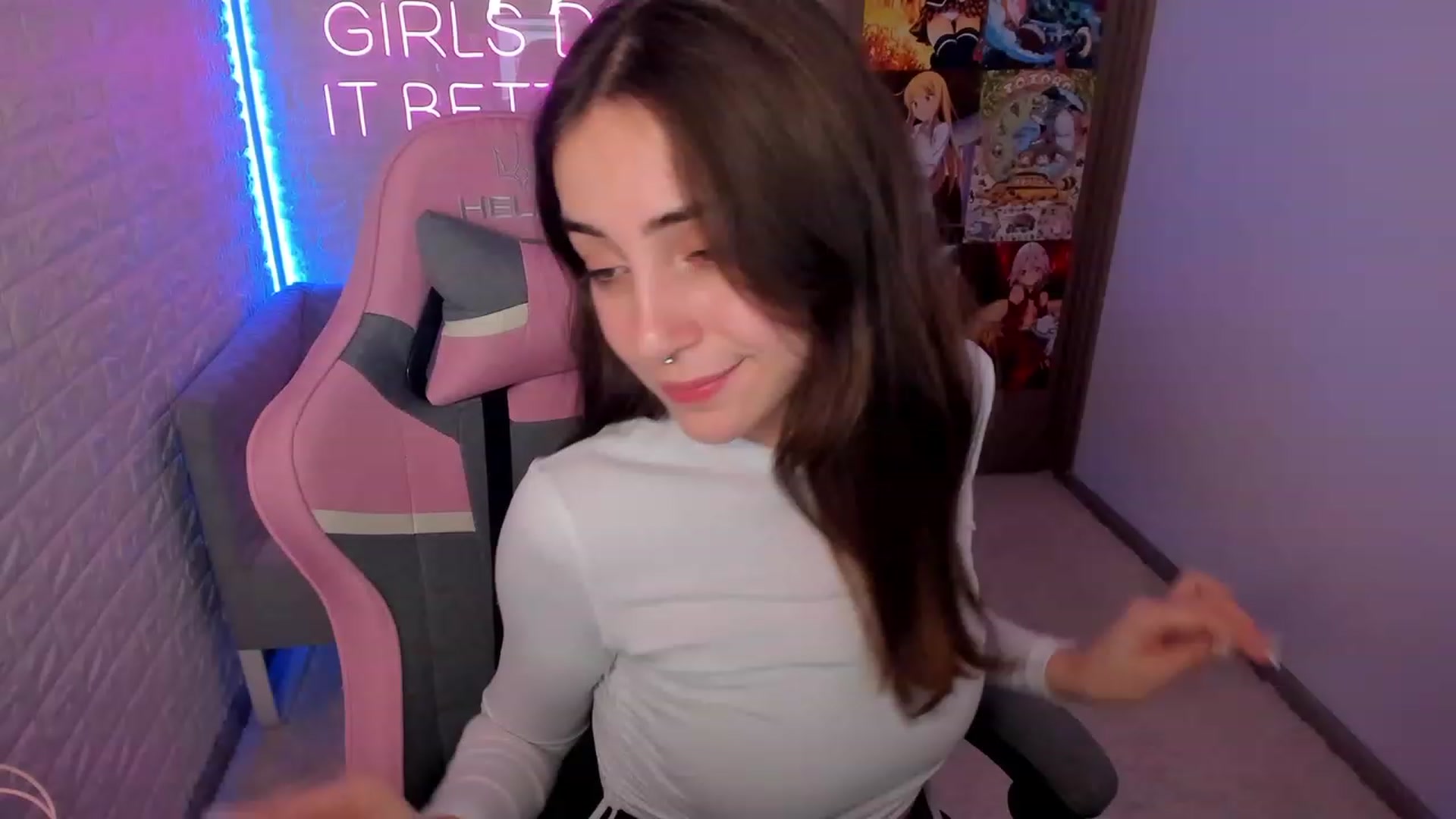 Gallery image thumbnail from ElsaYoung's myfreecams stream on, 02/03/2023, 11:09 image 8 of 20