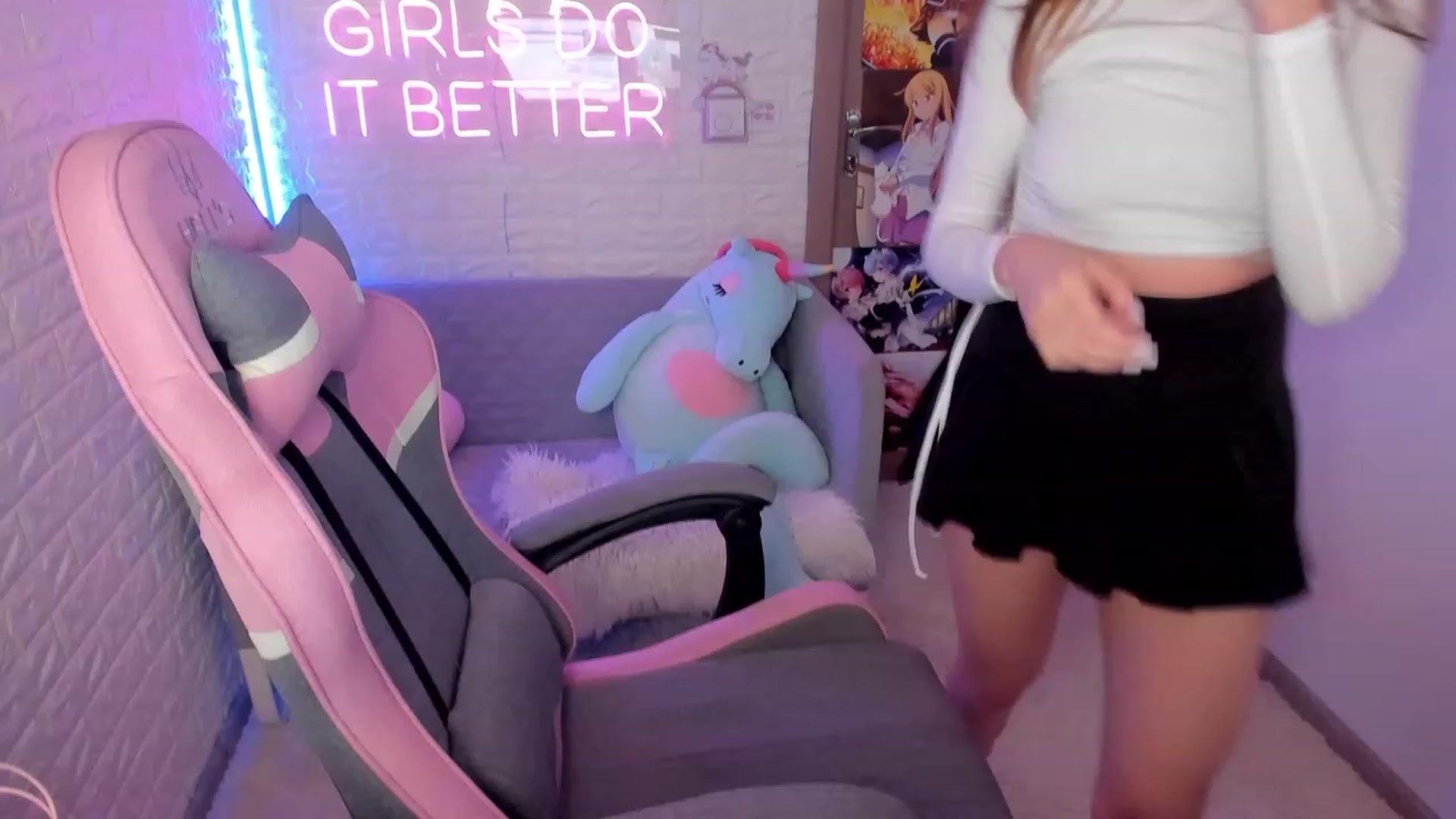 Gallery image thumbnail from ElsaYoung's myfreecams stream on, 02/03/2023, 11:09 image 11 of 20