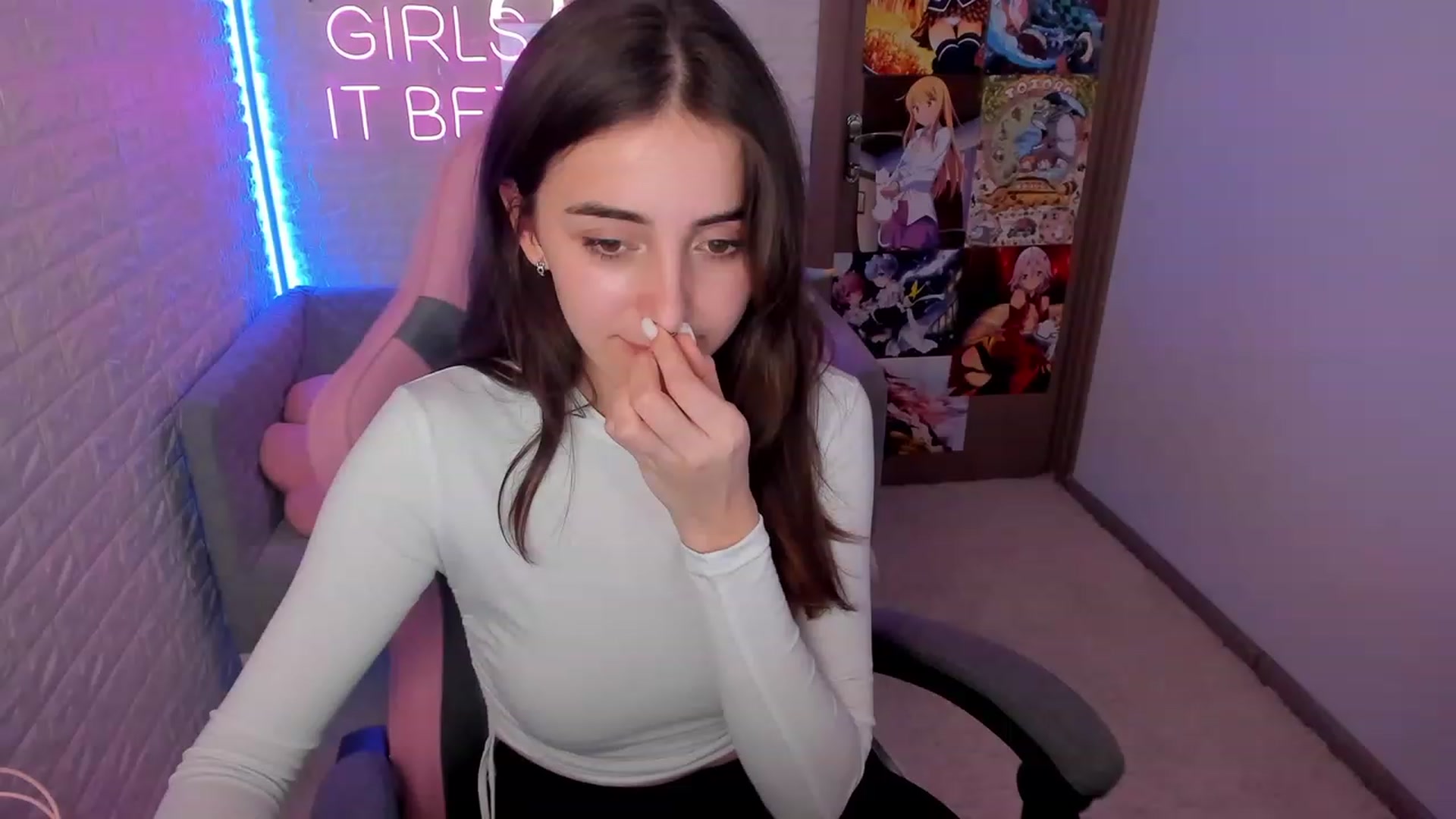Gallery image thumbnail from ElsaYoung's myfreecams stream on, 02/03/2023, 11:09 image 2 of 20
