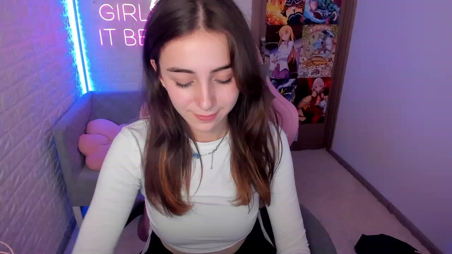 Gallery image thumbnail from ElsaYoung's myfreecams stream on, 02/03/2023, 11:37 image 9 of 20