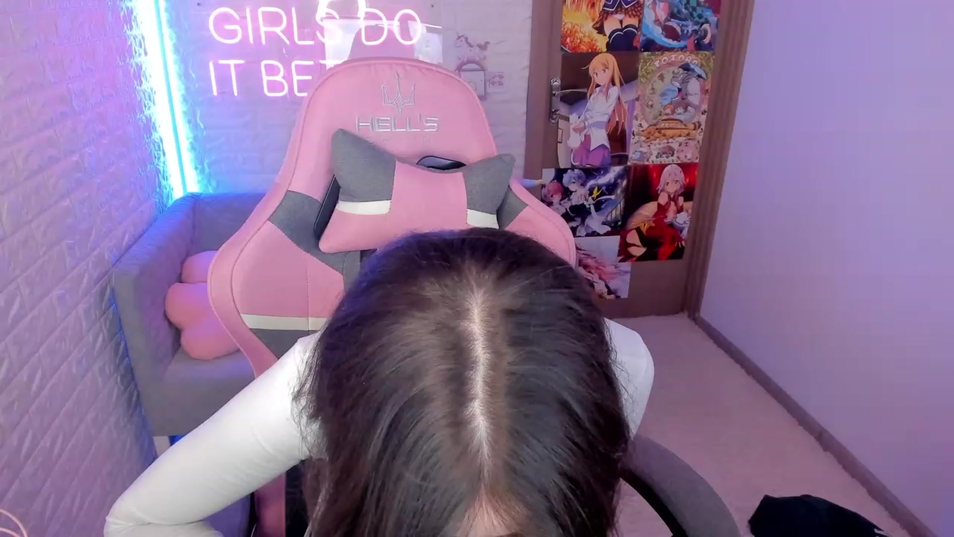 Gallery image thumbnail from ElsaYoung's myfreecams stream on, 02/03/2023, 11:37 image 18 of 20