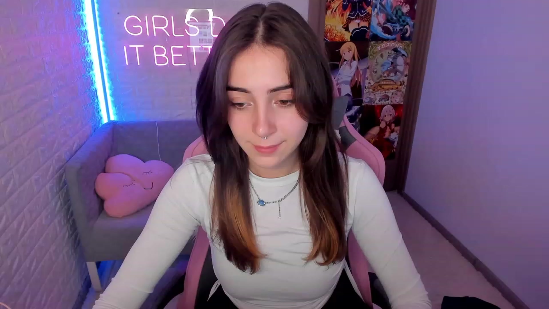 Gallery image thumbnail from ElsaYoung's myfreecams stream on, 02/03/2023, 11:37 image 2 of 20