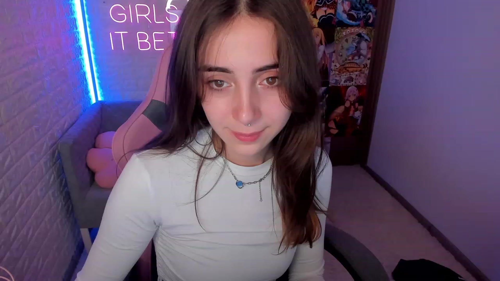 Gallery image thumbnail from ElsaYoung's myfreecams stream on, 02/03/2023, 11:37 image 11 of 20