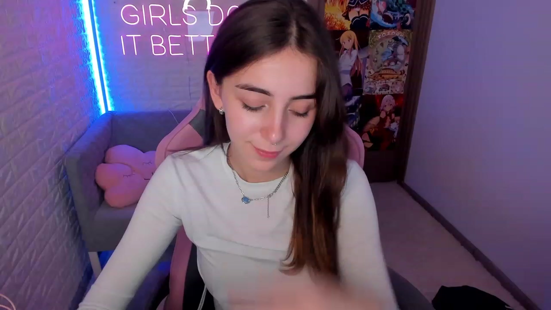 Gallery image thumbnail from ElsaYoung's myfreecams stream on, 02/03/2023, 11:37 image 15 of 20