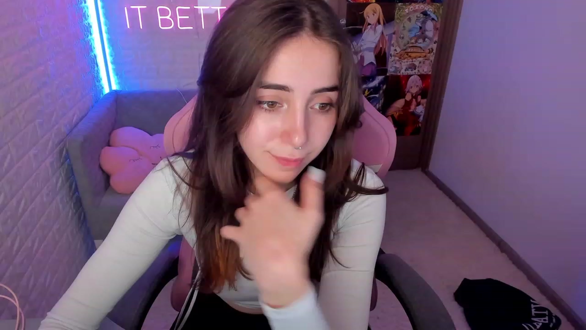 Gallery image thumbnail from ElsaYoung's myfreecams stream on, 02/03/2023, 12:21 image 1 of 20