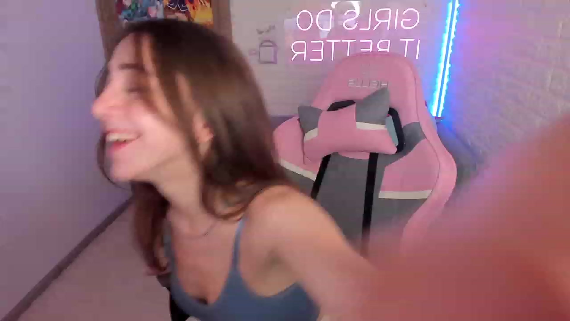 Gallery image thumbnail from ElsaYoung's myfreecams stream on, 02/04/2023, 14:33 image 13 of 20