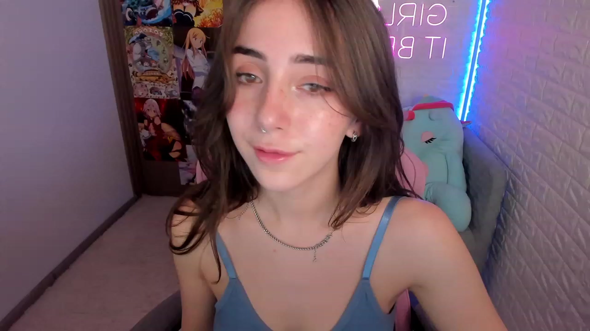 Gallery image thumbnail from ElsaYoung's myfreecams stream on, 02/04/2023, 16:19 image 8 of 20