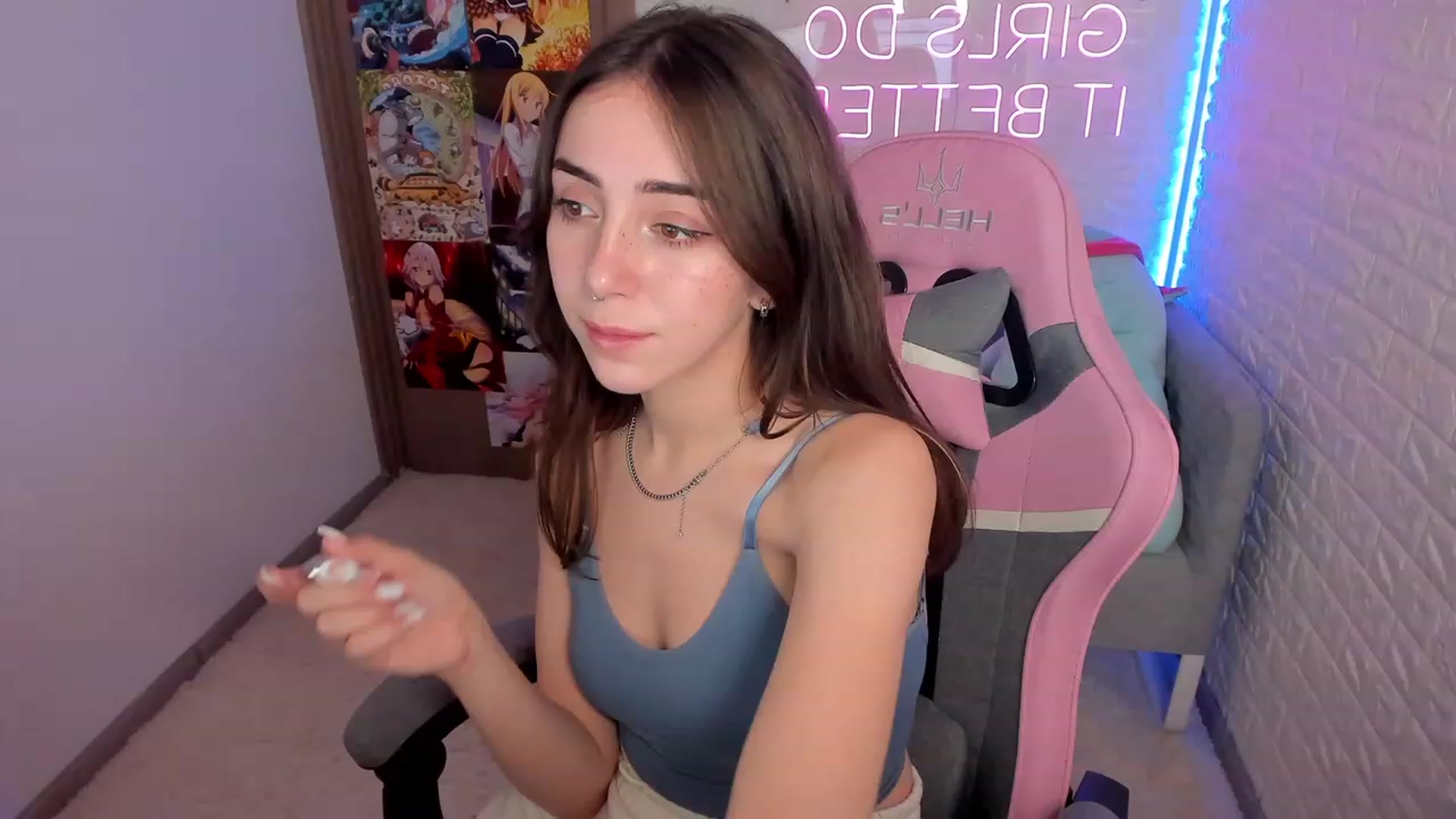 Gallery image thumbnail from ElsaYoung's myfreecams stream on, 02/04/2023, 16:19 image 6 of 20