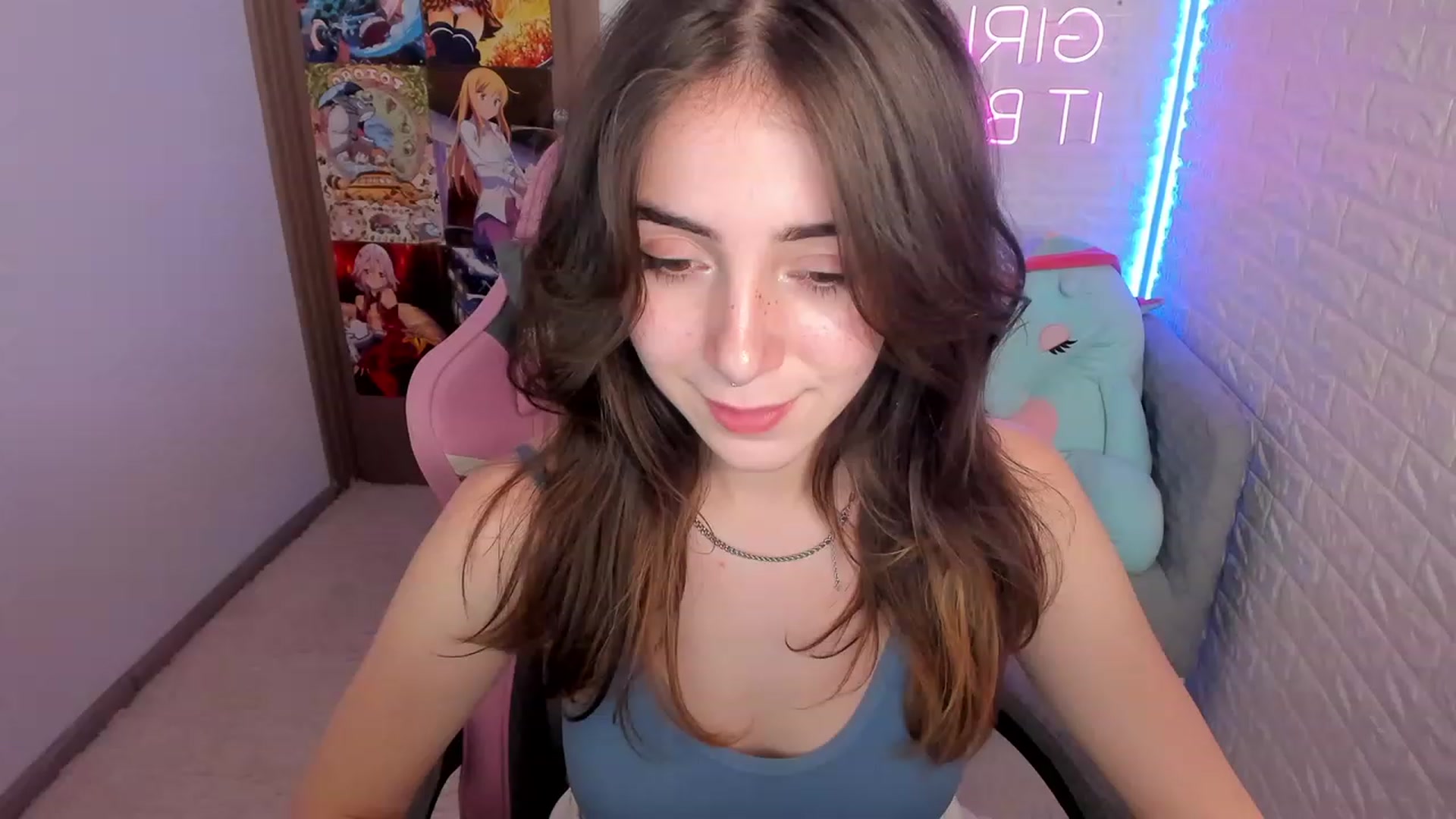 Gallery image thumbnail from ElsaYoung's myfreecams stream on, 02/04/2023, 16:19 image 13 of 20
