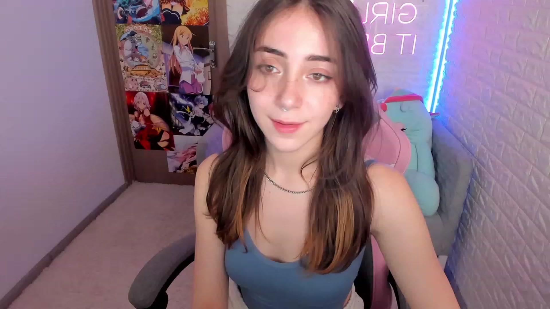 Gallery image thumbnail from ElsaYoung's myfreecams stream on, 02/04/2023, 16:19 image 12 of 20